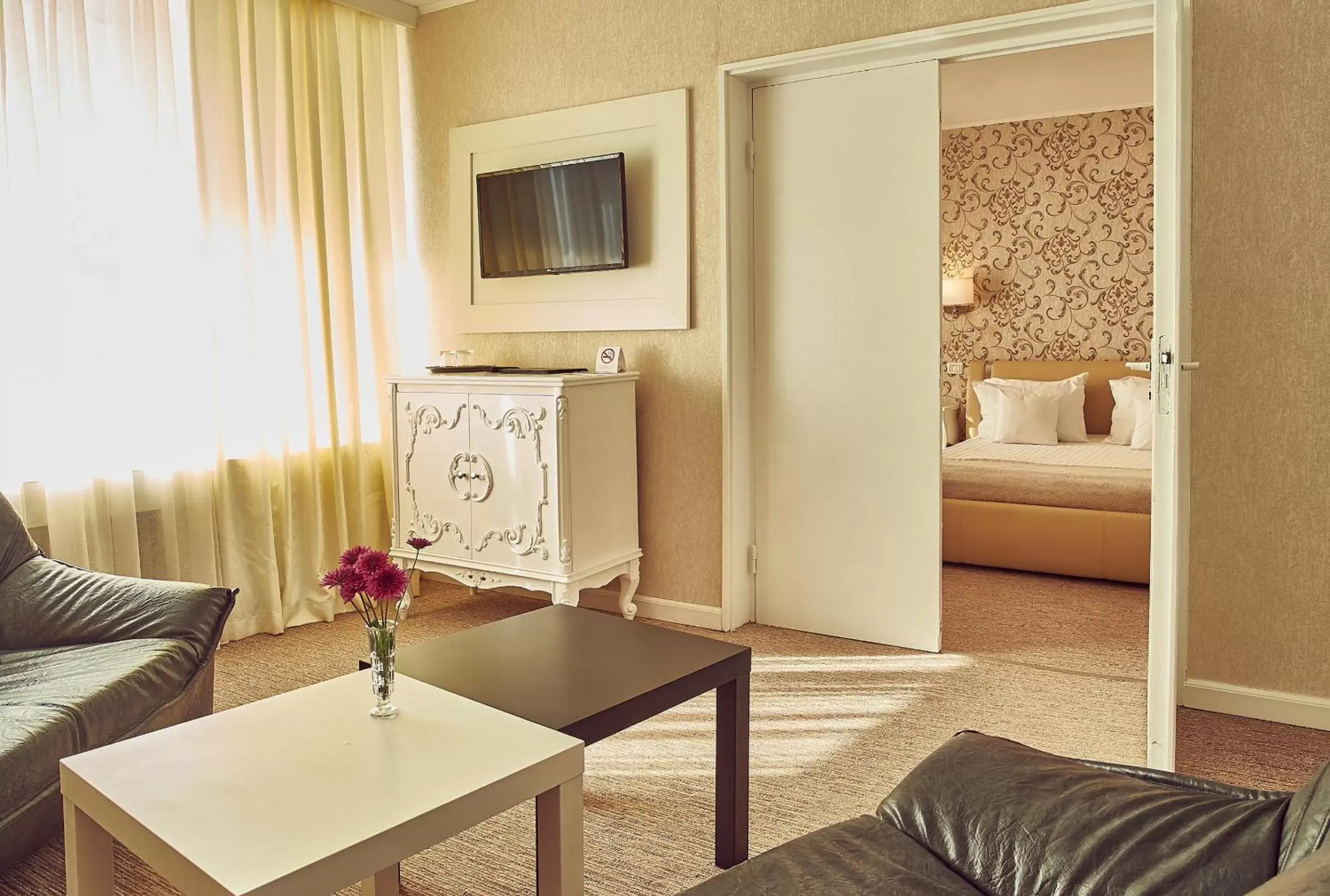 TV and multimedia, Bed in Continental Drobeta Turnu Severin TV and multimedia, Bed in Continental Drobeta Turnu Severin