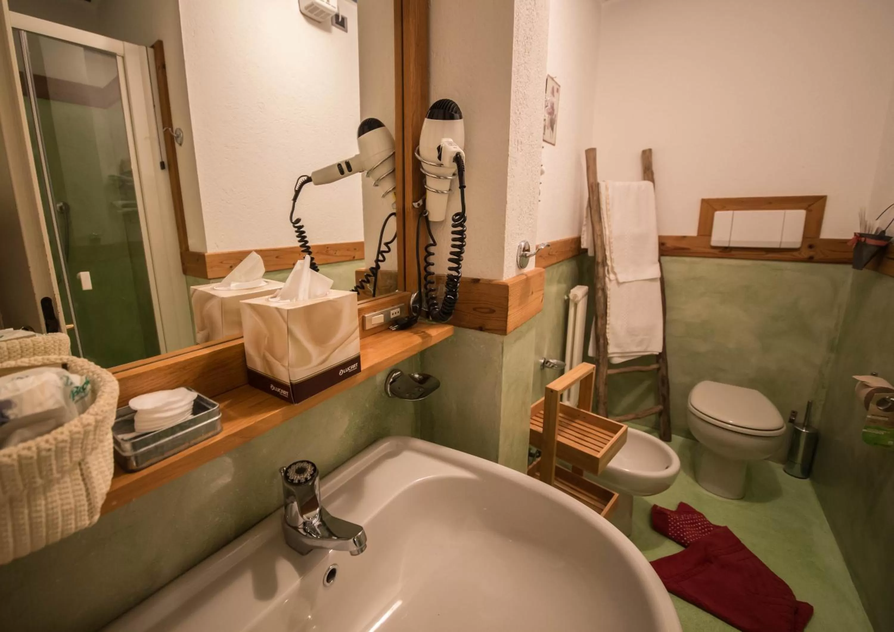 Bathroom in Hotel Chalet La Meridiana