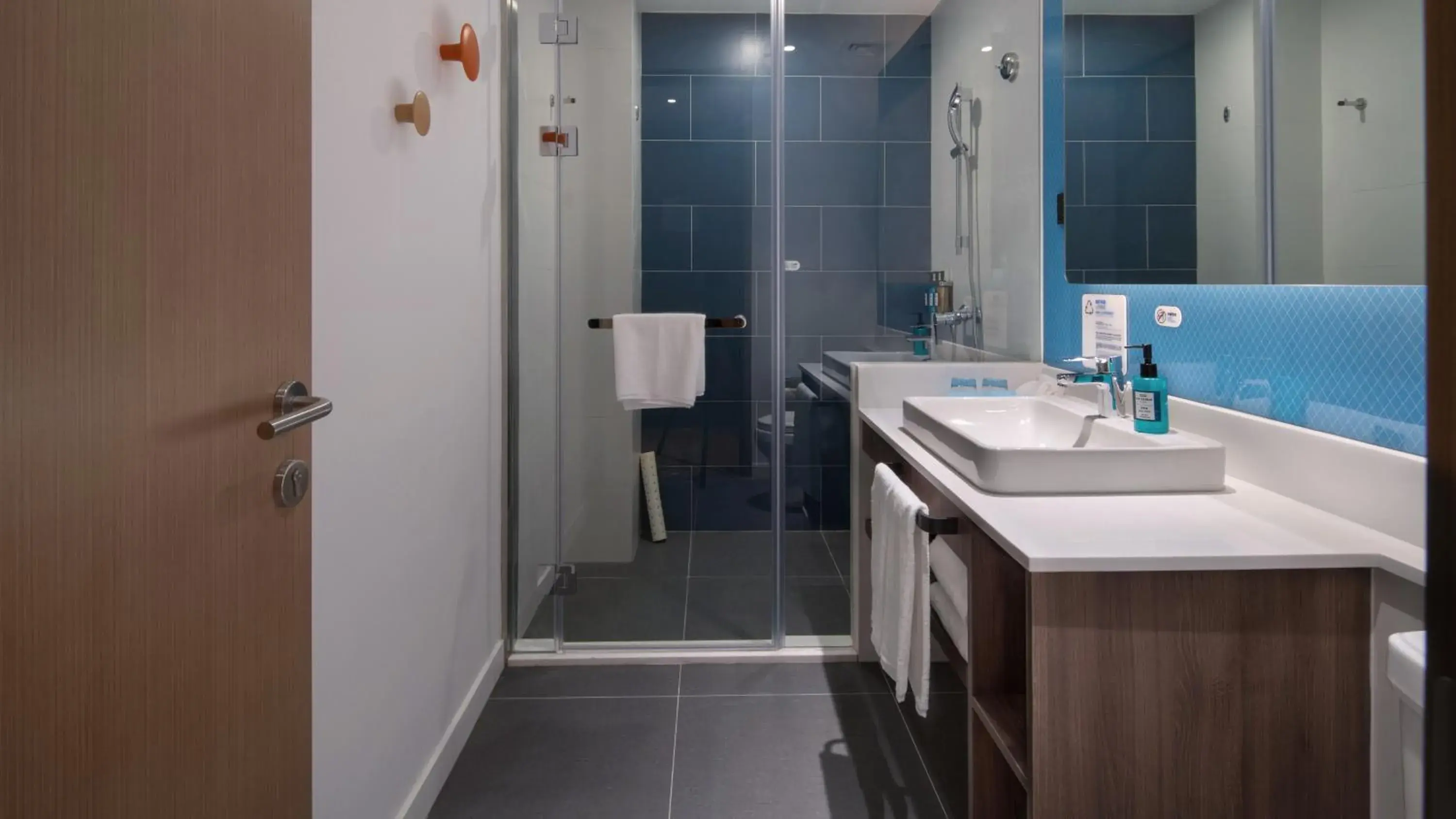 Toilet, Bathroom in HOLIDAY INN EXPRESS SHANGHAI HONGQIAO NORTH