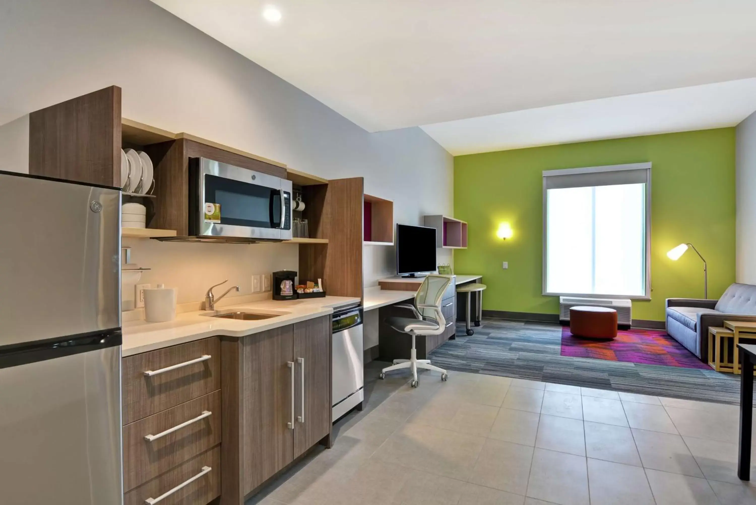 Bedroom, Kitchen/Kitchenette in Home2 Suites Charleston West Ashley
