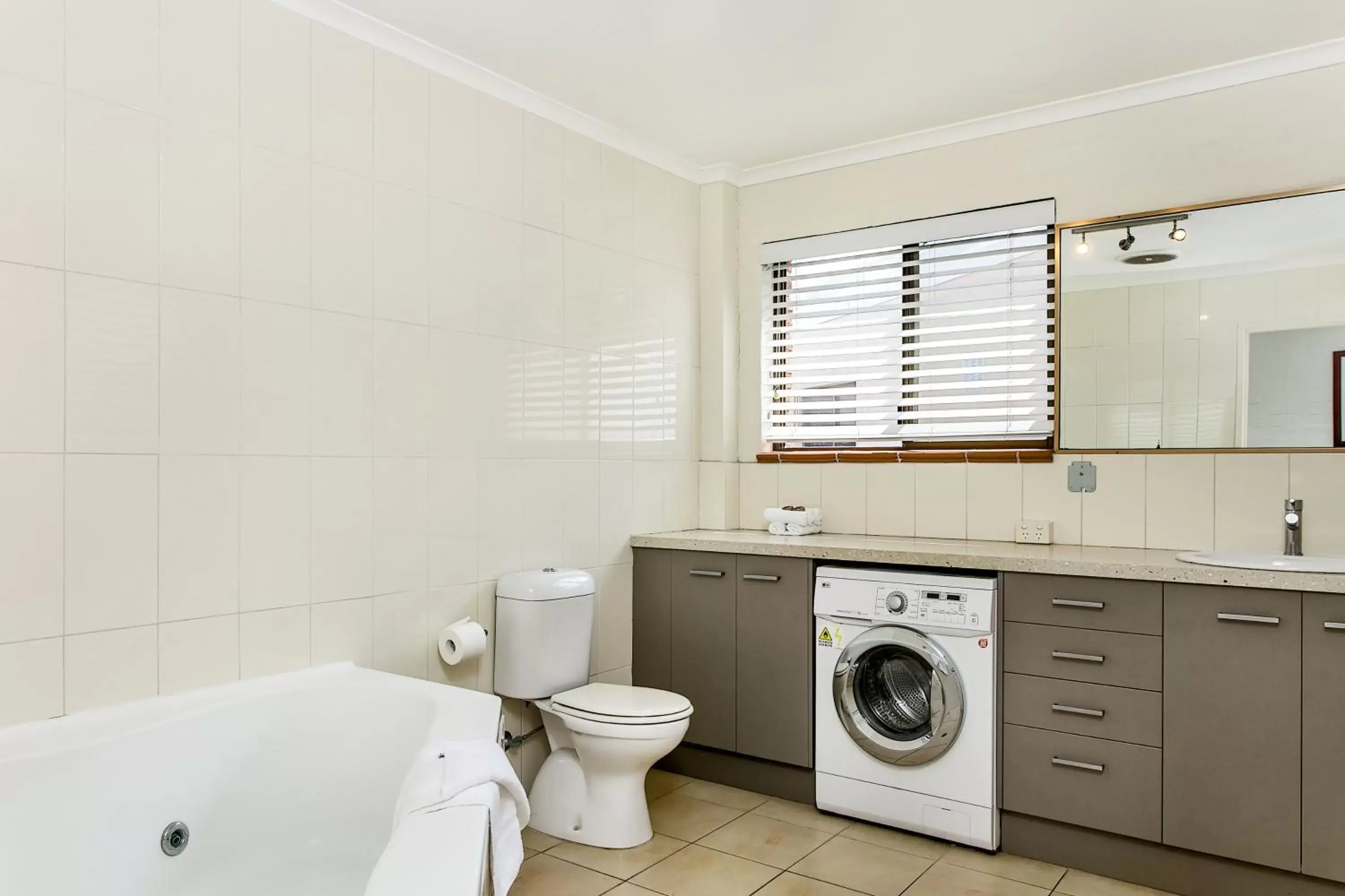 Bathroom in The Terraces Main Beach