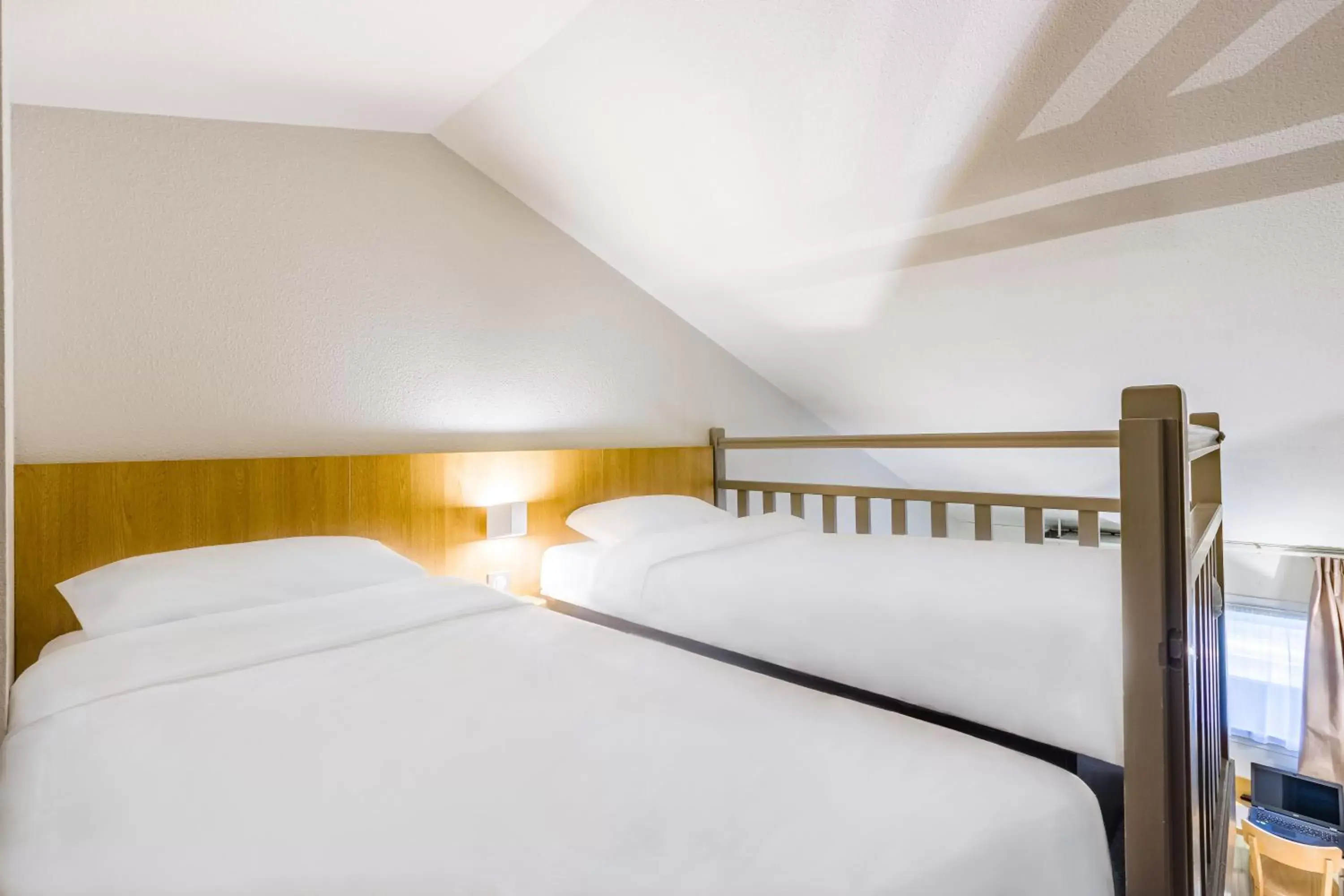Quadruple Room in B&B HOTEL TOURS Sud Joué-lès-Tours Quadruple Room in B&B HOTEL TOURS Sud Joué-lès-Tours