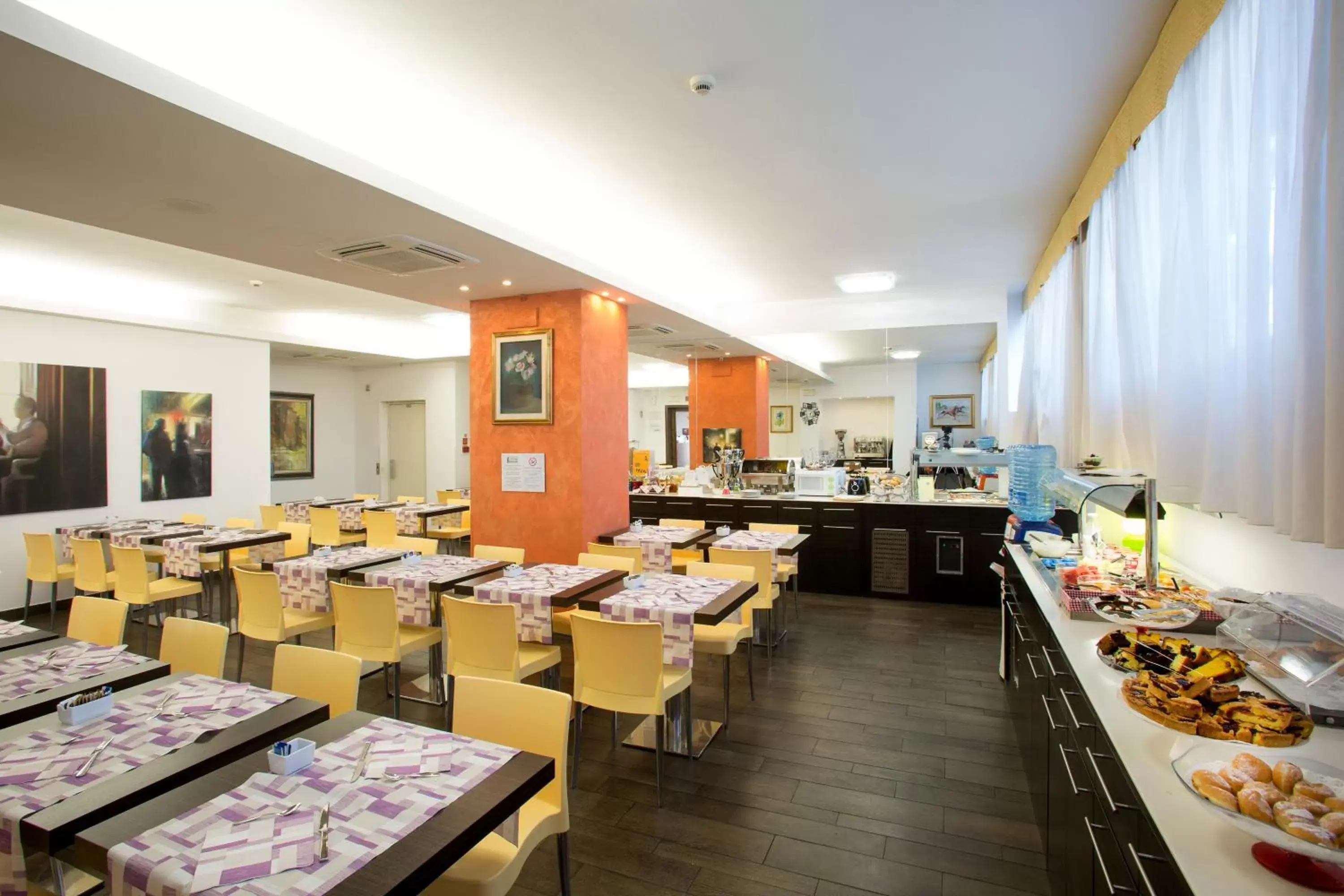 Buffet breakfast, Restaurant/Places to Eat in Best Western Cesena Hotel