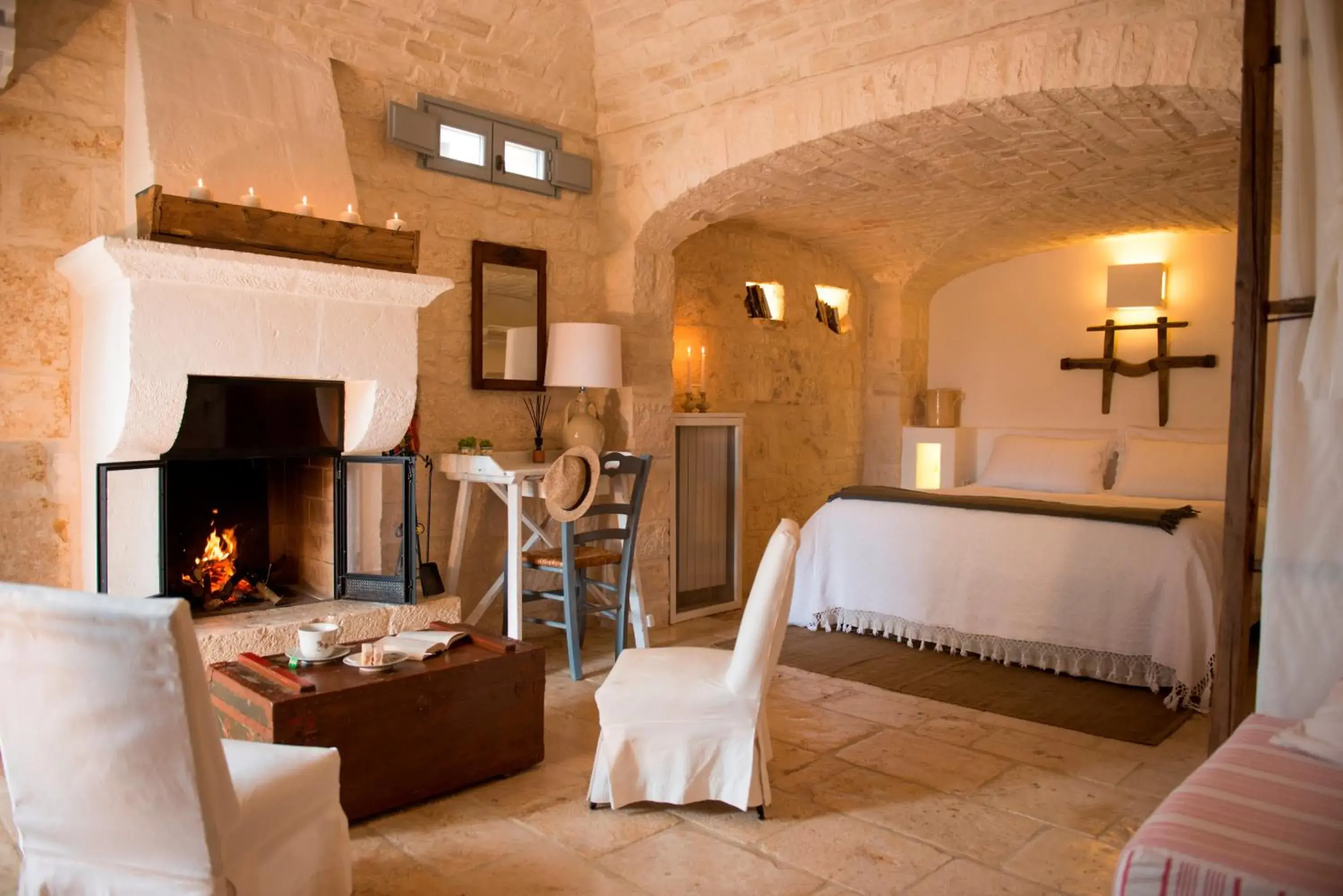 Photo of the whole room in Masseria Salinola