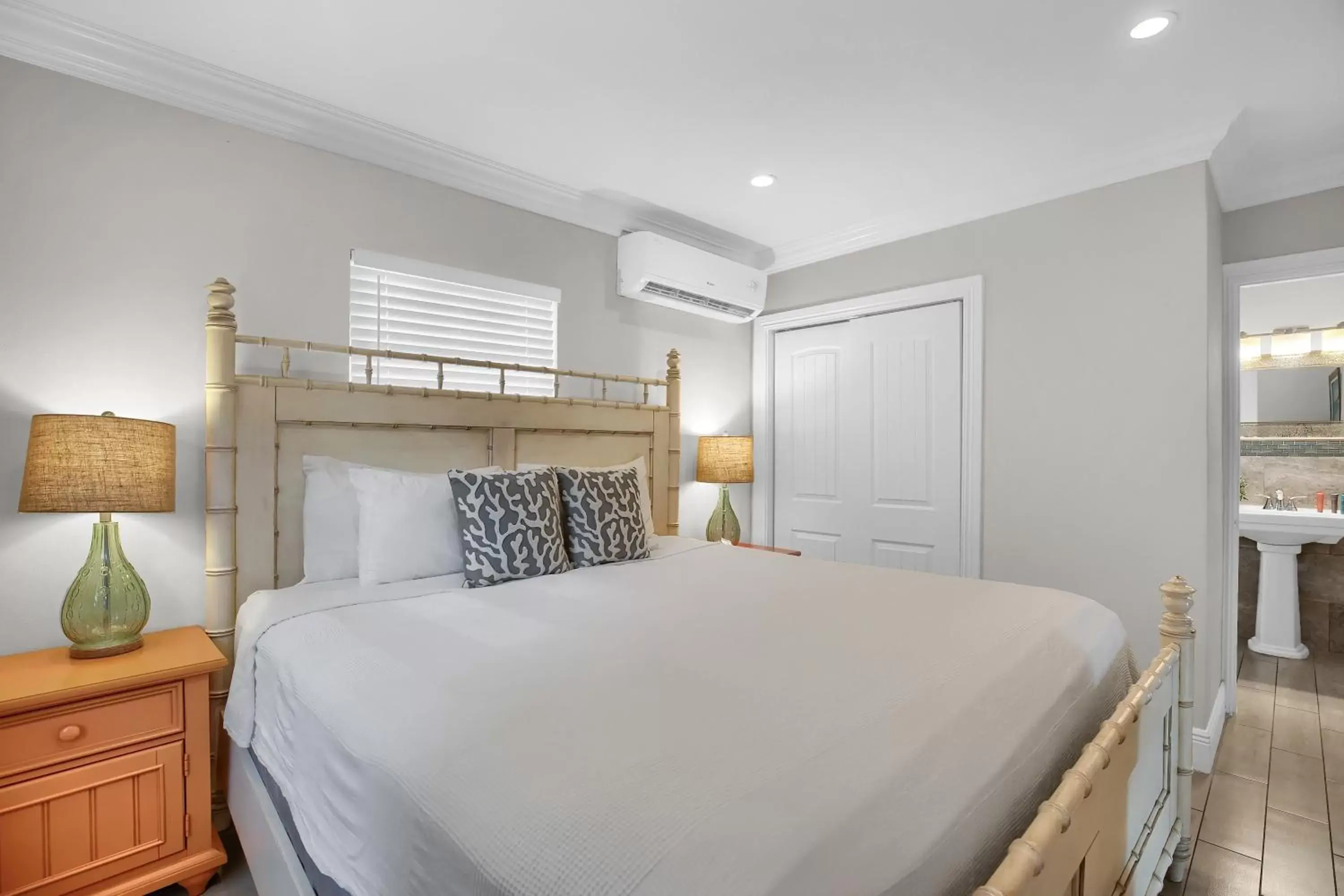 Bedroom, Bunk Bed in Atlantic Bay Resort