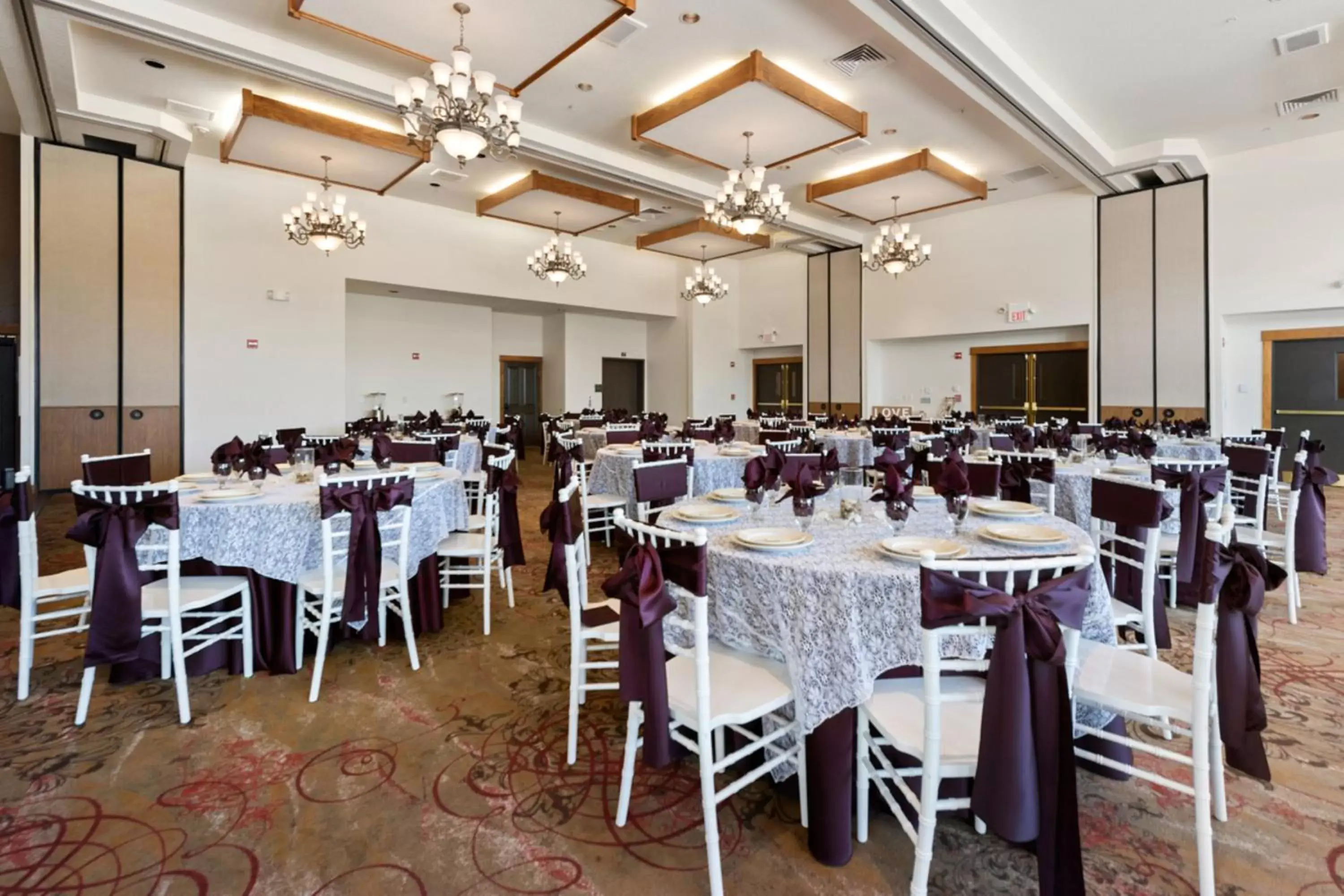 Business facilities, Restaurant/Places to Eat in The Estes Park Resort