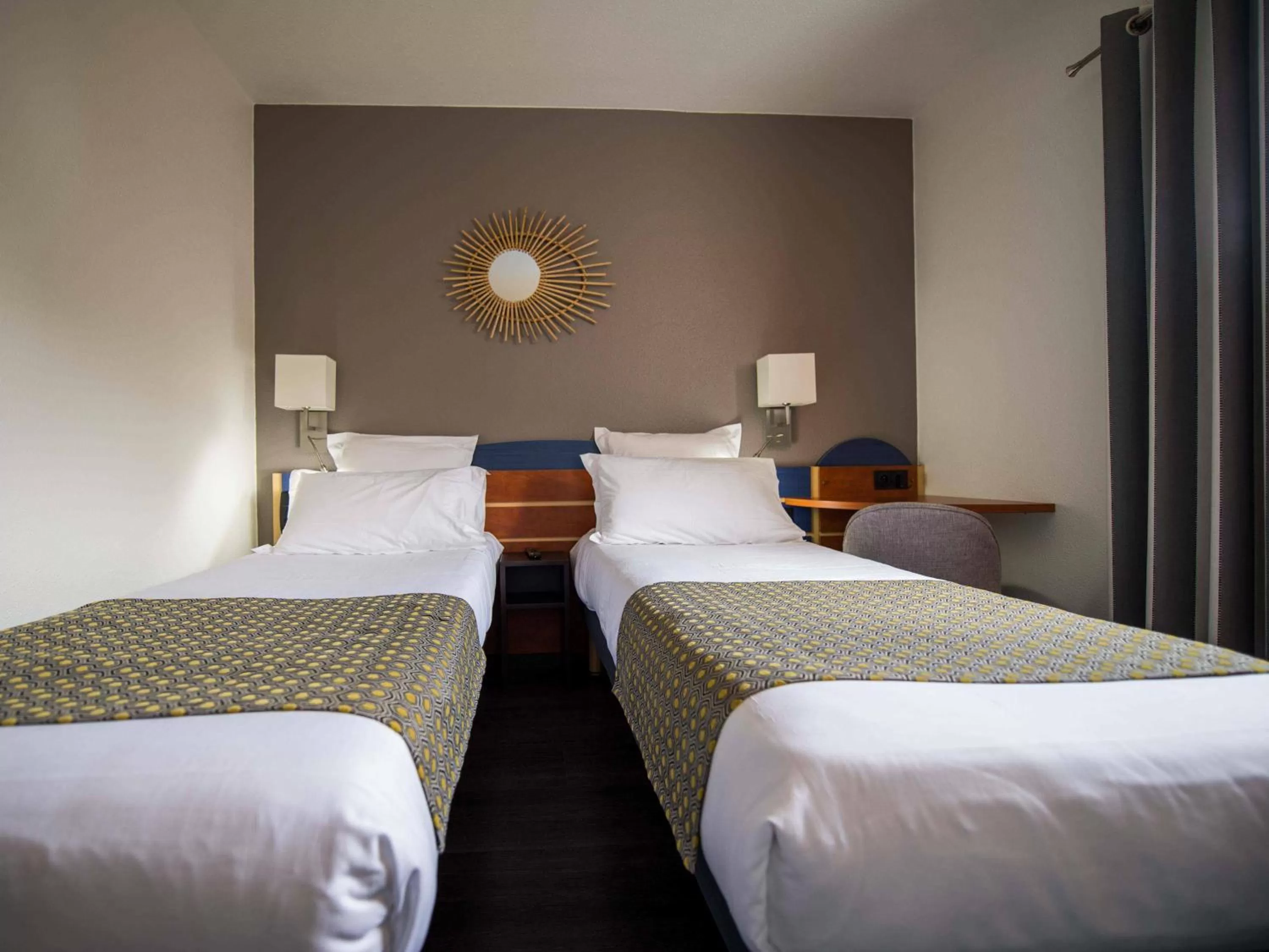 Bed in KYRIAD BORDEAUX SUD - Villenave d'Ornon