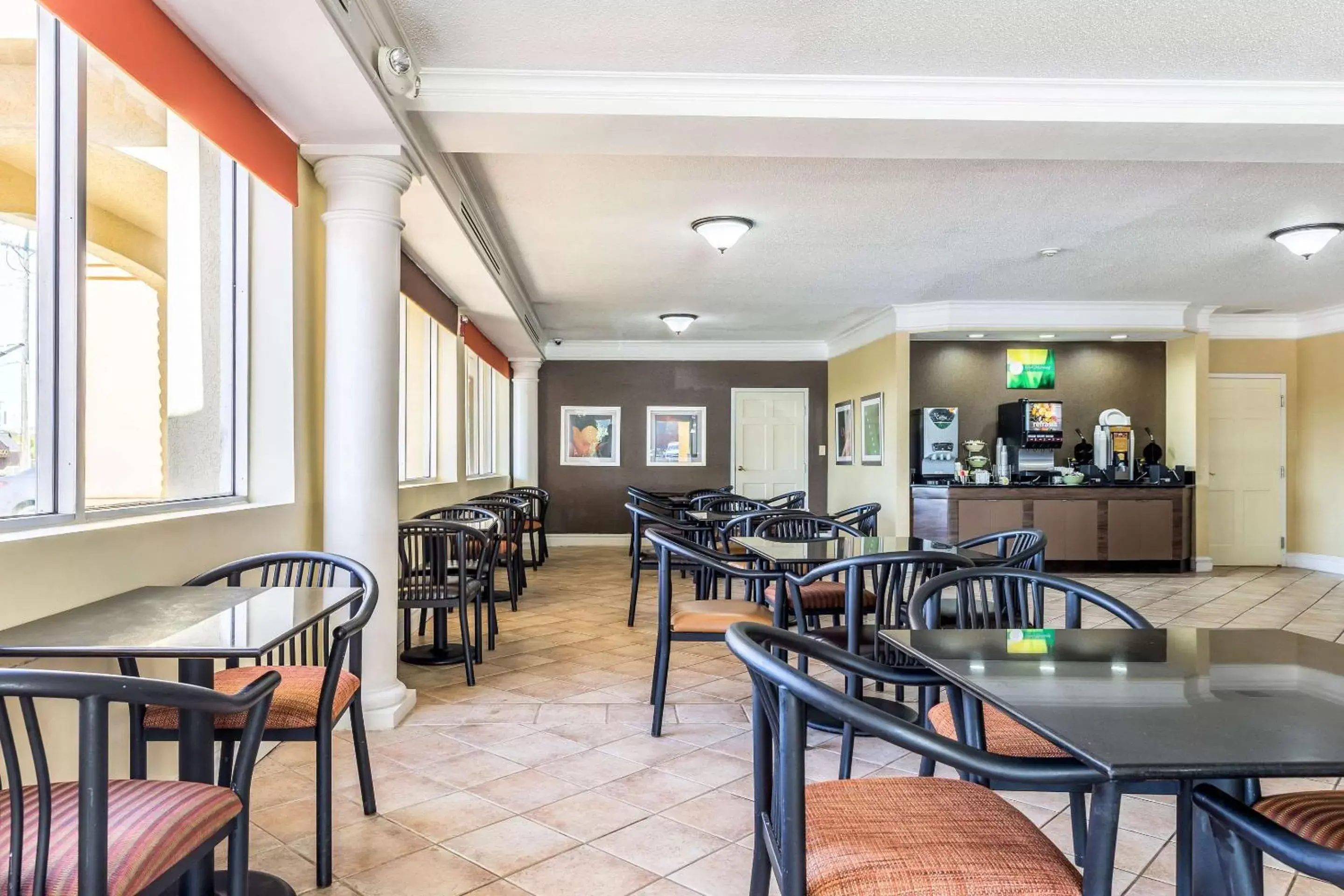Restaurant/Places to Eat in Quality Inn Clemson near University