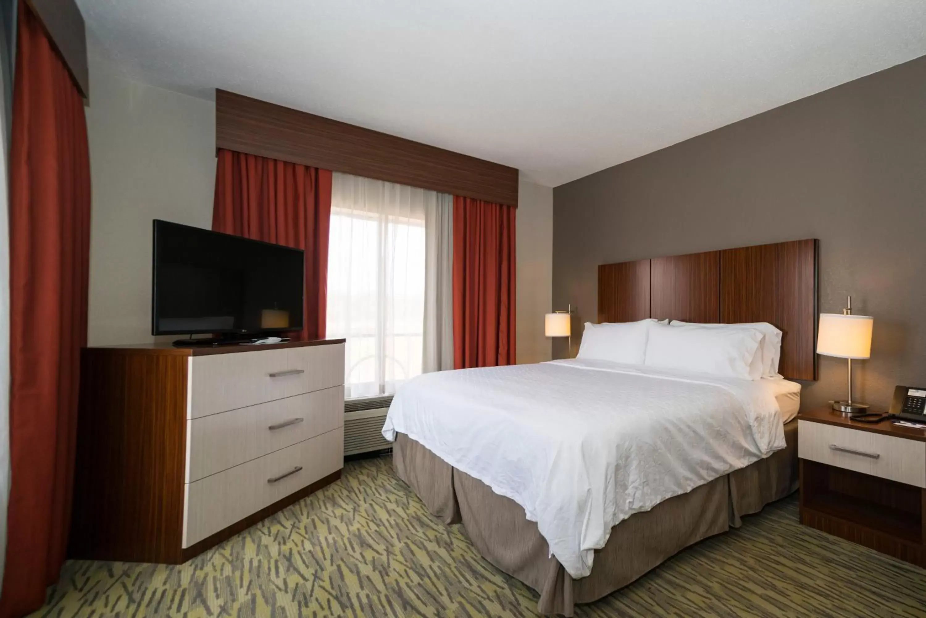 Bedroom, Bed in Holiday Inn Express Vicksburg, an IHG Hotel