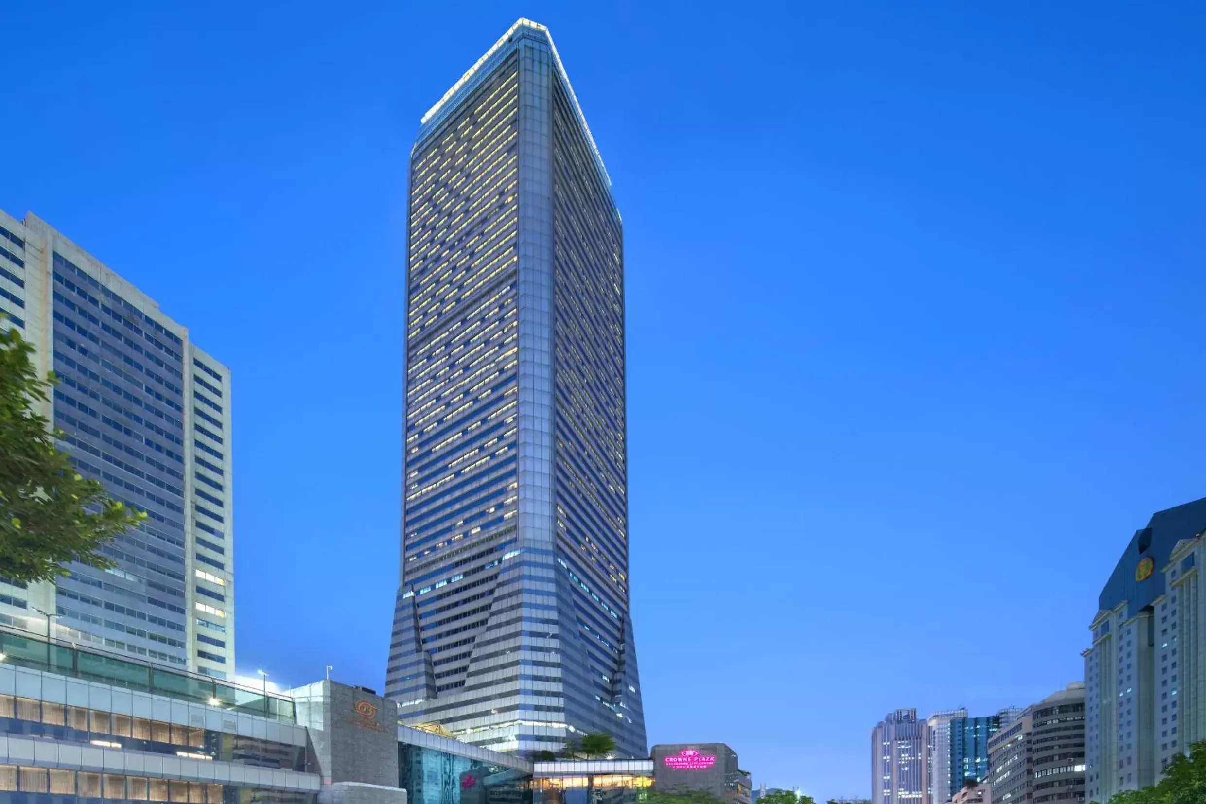 Property Building in Crowne Plaza Guangzhou City Centre, an IHG Hotel