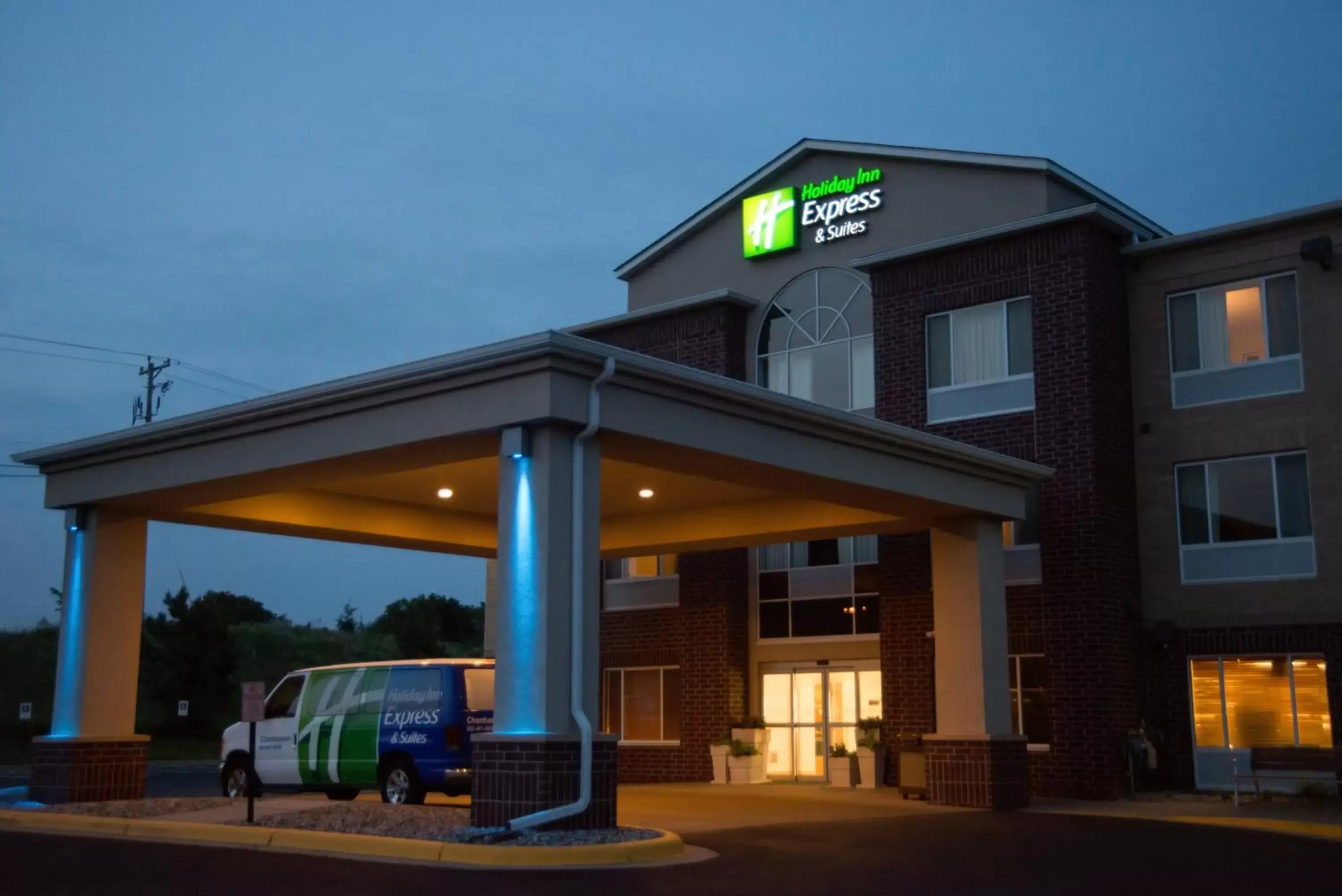 Property Building in Holiday Inn Express Hotel & Suites Chanhassen, an IHG Hotel