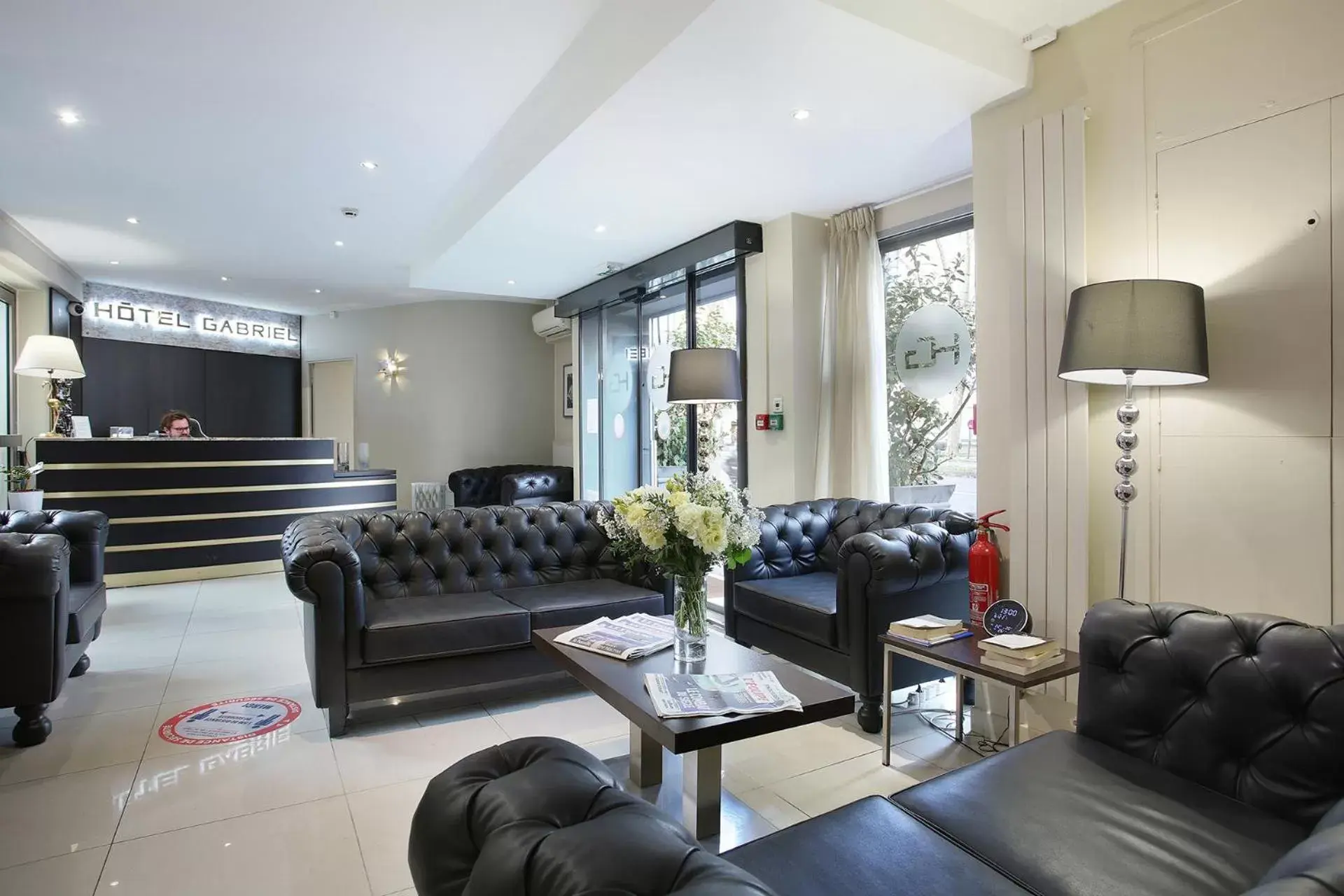 Living room, Lobby/Reception in Hotel Gabriel Issy Paris