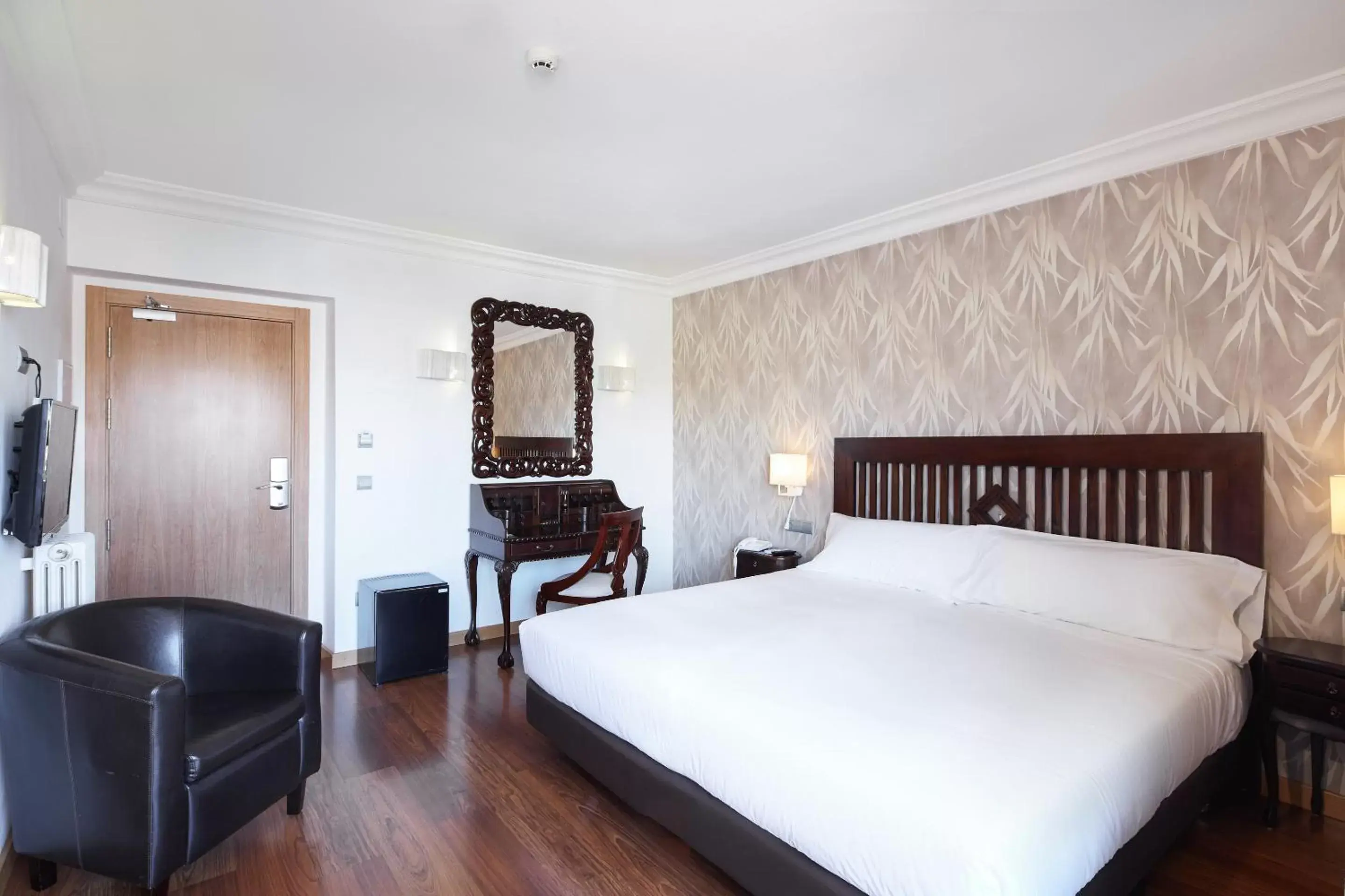 Bedroom, Bed in Sercotel Hotel President