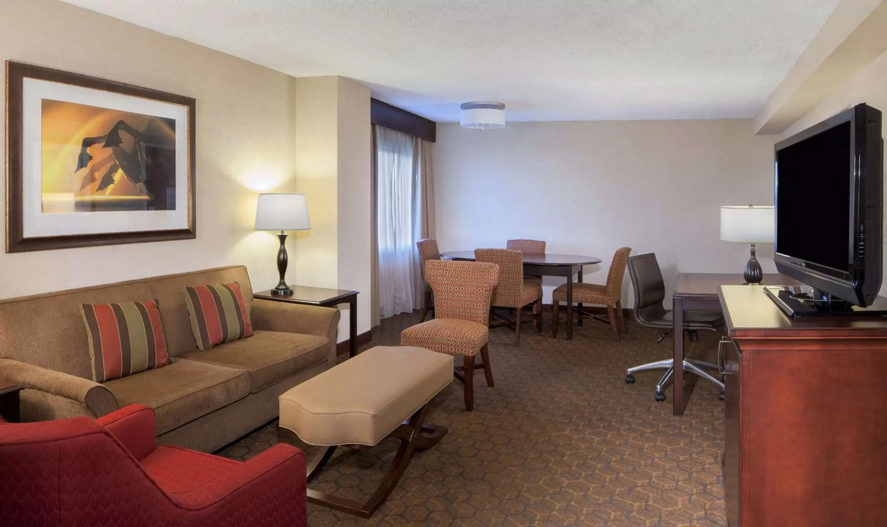 Bedroom, Seating Area in Embassy Suites by Hilton Austin Arboretum