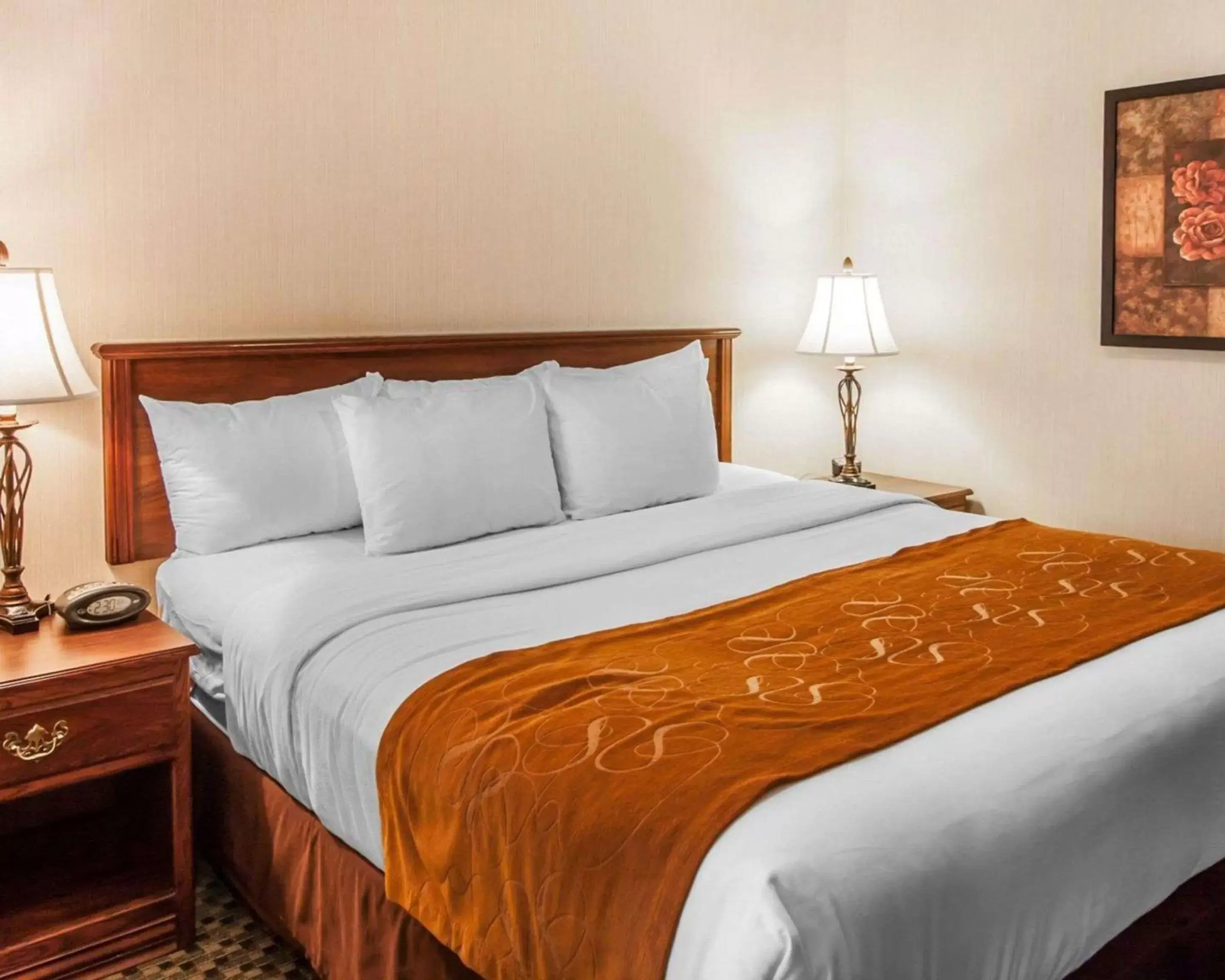 Bedroom, Bed in Comfort Suites Corvallis