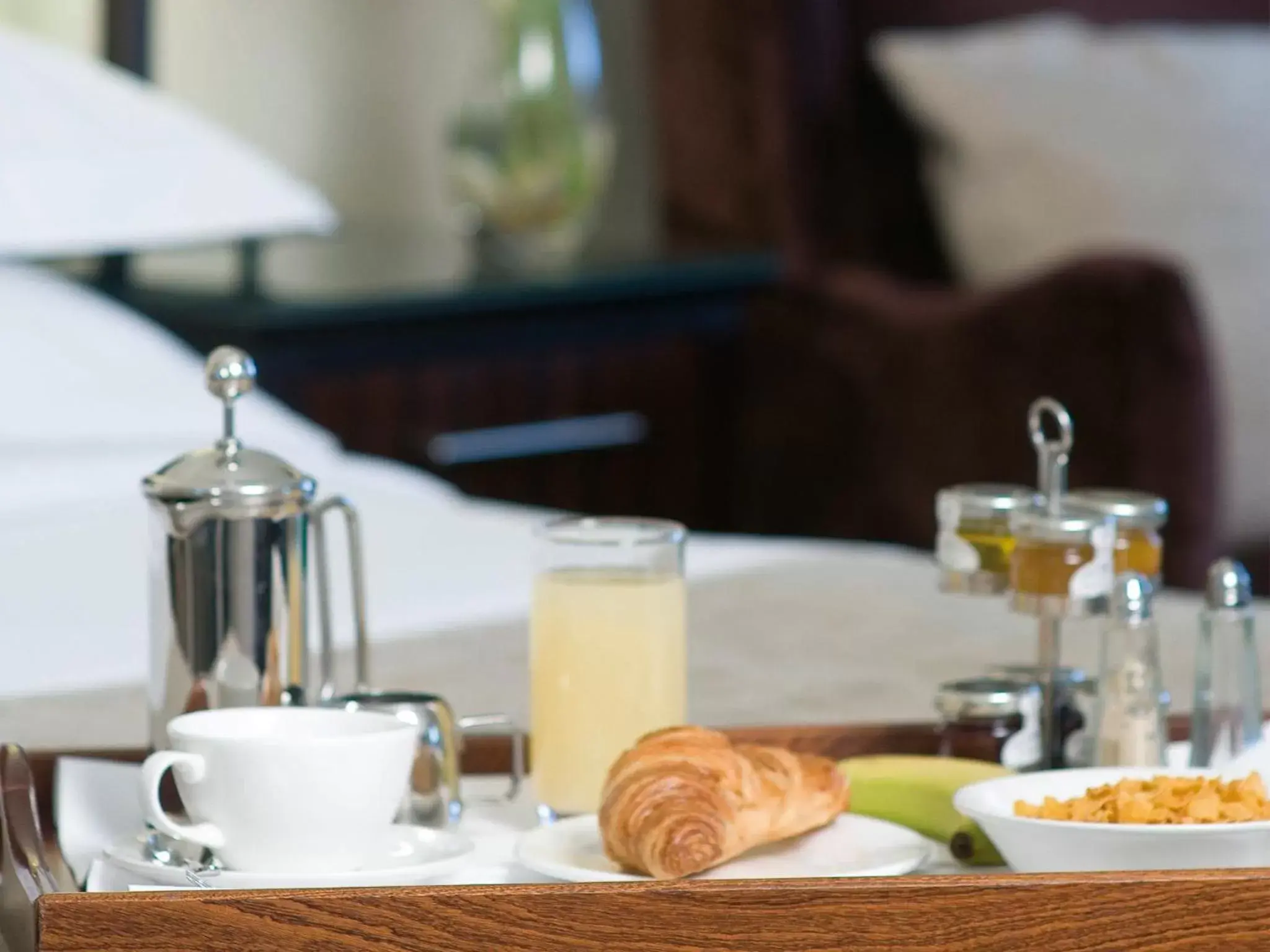 Food and drinks in Macdonald Frimley Hall Hotel & Spa Food and drinks in Macdonald Frimley Hall Hotel & Spa