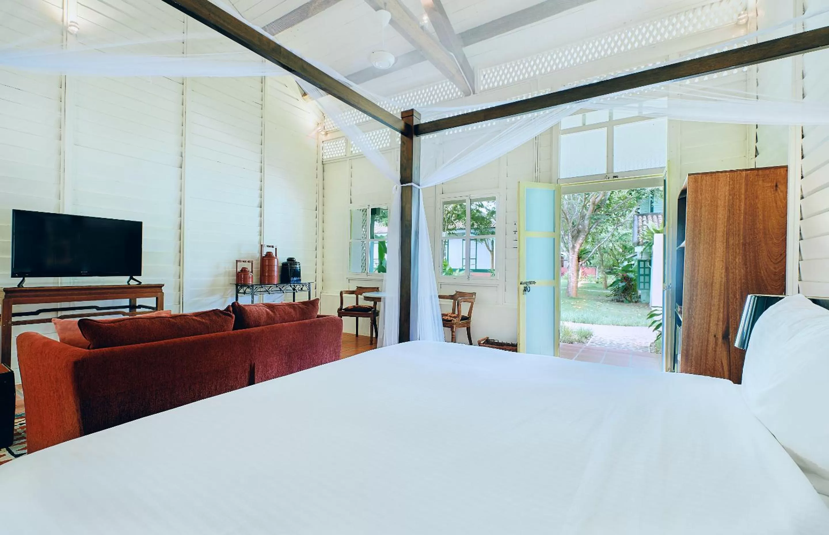 Bedroom, Bed in Temple Tree Resort
