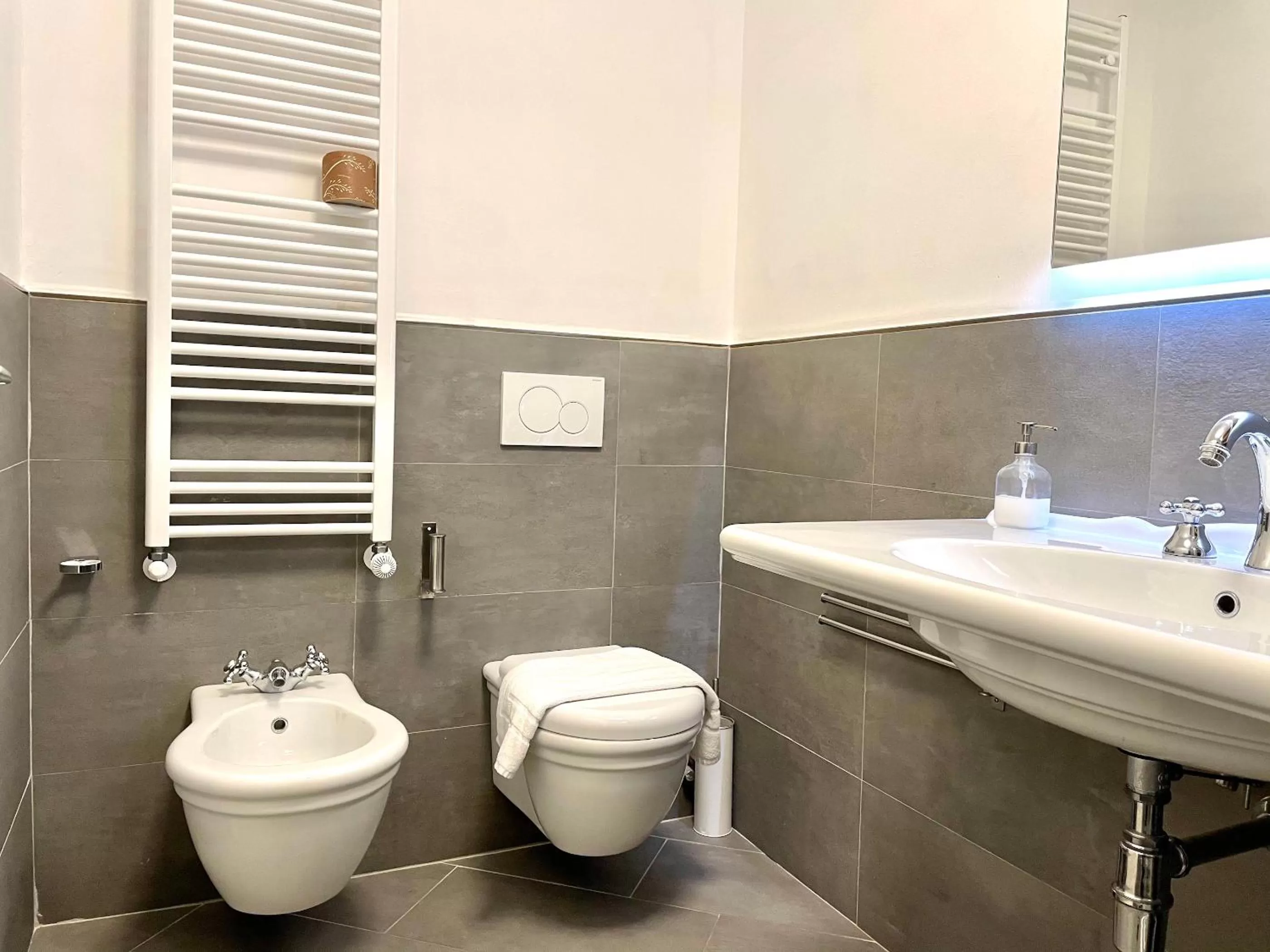 Shower in Canto dei Servi