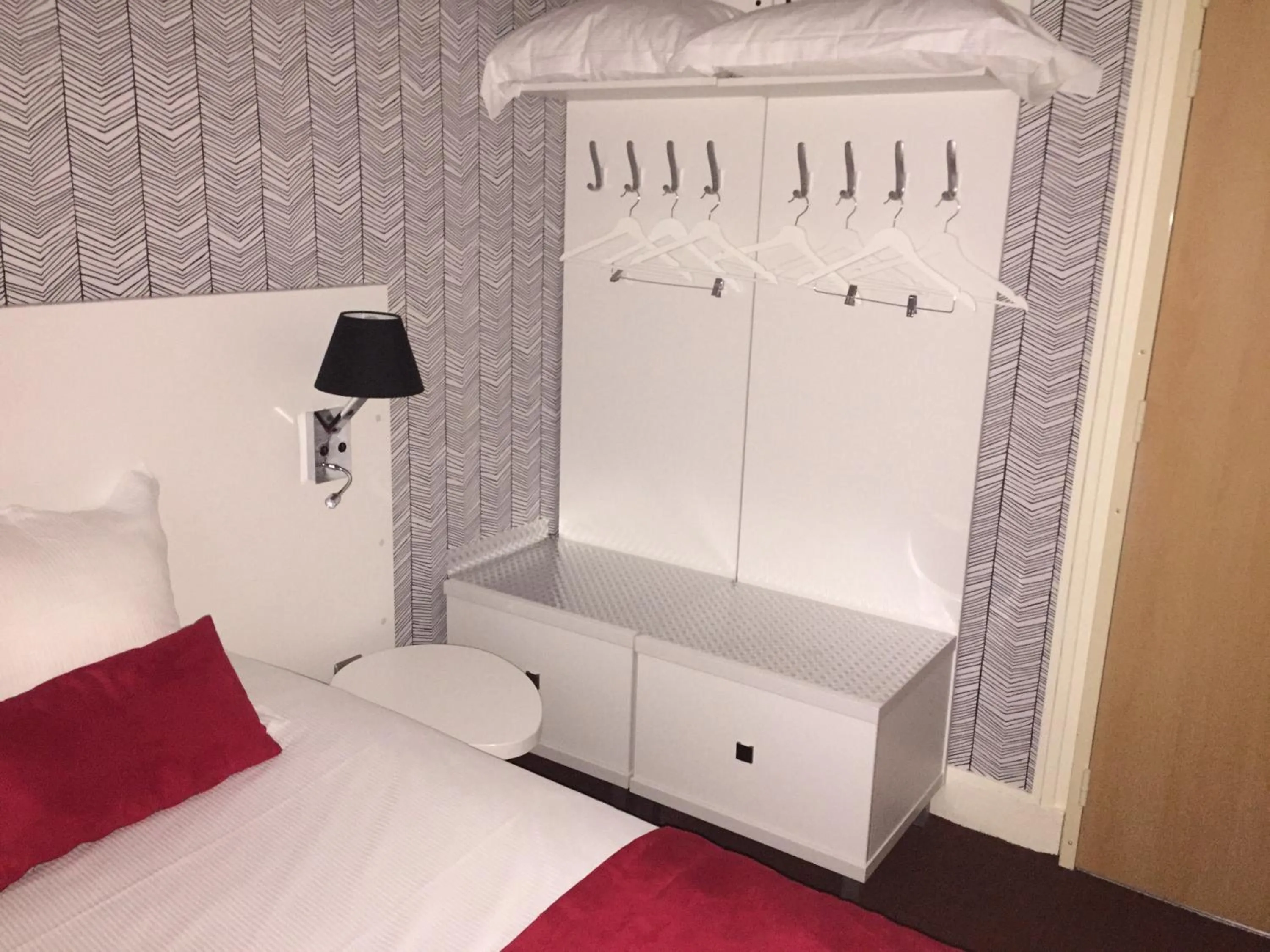 Decorative detail, Bed in Hôtel Concorde