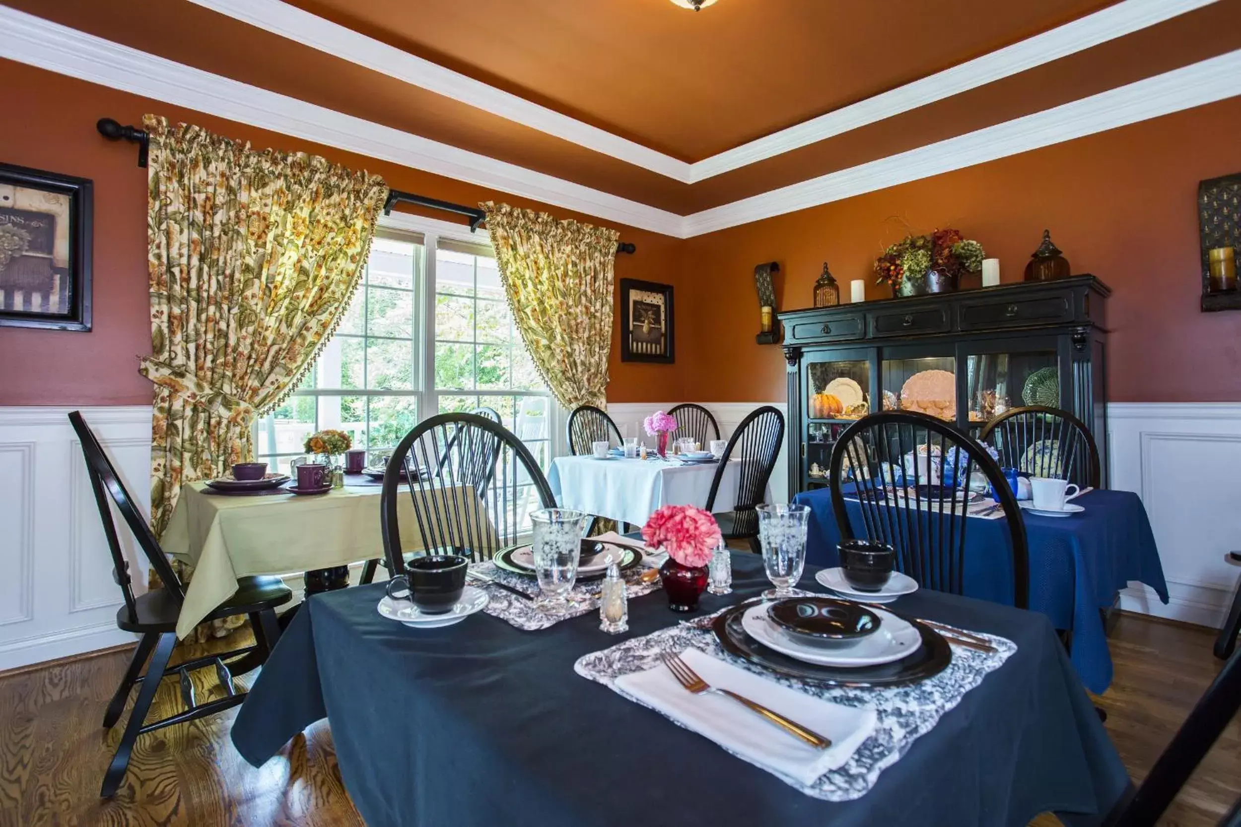 Restaurant/places to eat in Pillow and Paddock B&B Restaurant/places to eat in Pillow and Paddock B&B