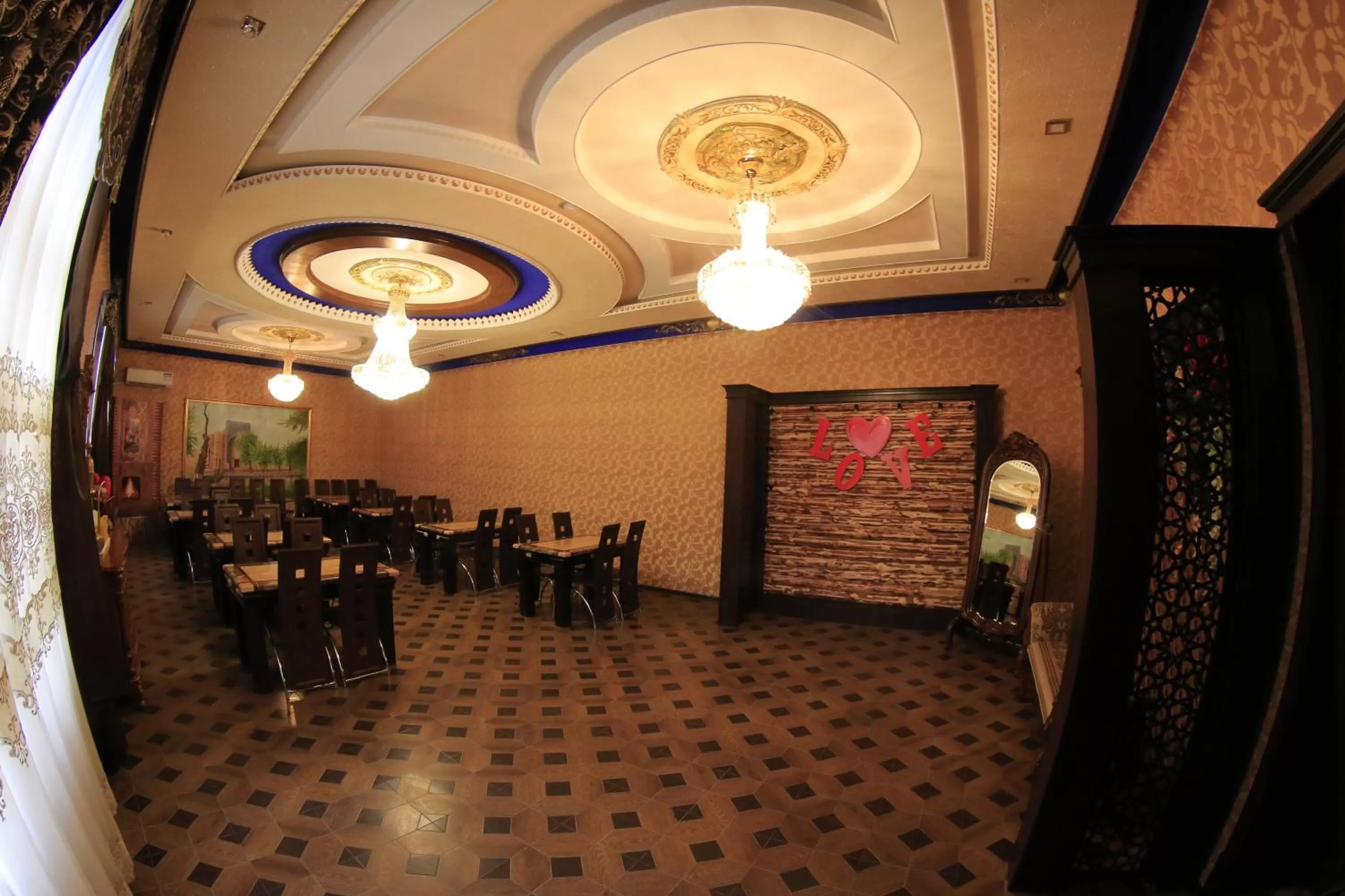 Restaurant/places to eat in Nurafshon Boutique