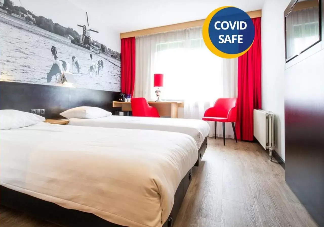 Bedroom in Bastion Hotel Leiden Oegstgeest