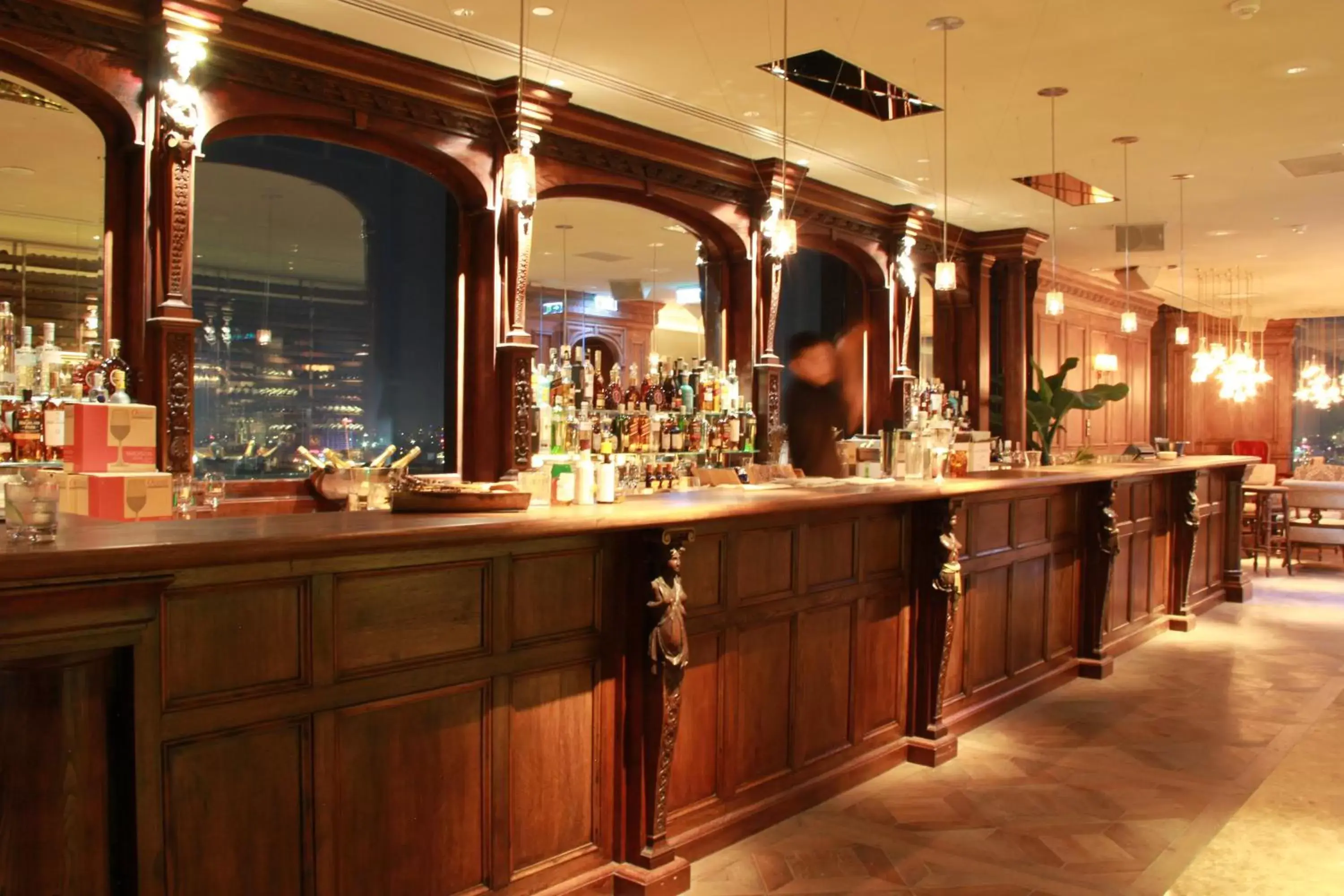 Lounge or bar in Hotel Des Arts Saigon Mgallery Collection