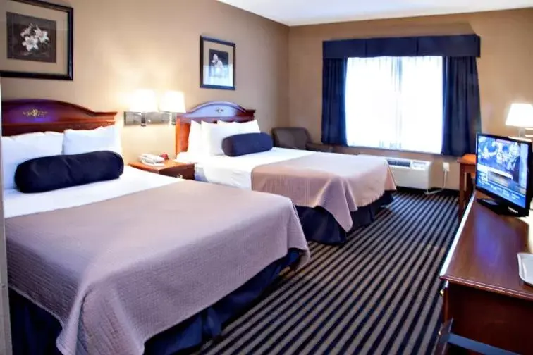 Bed in Mountain Inn & Suites Flat Rock