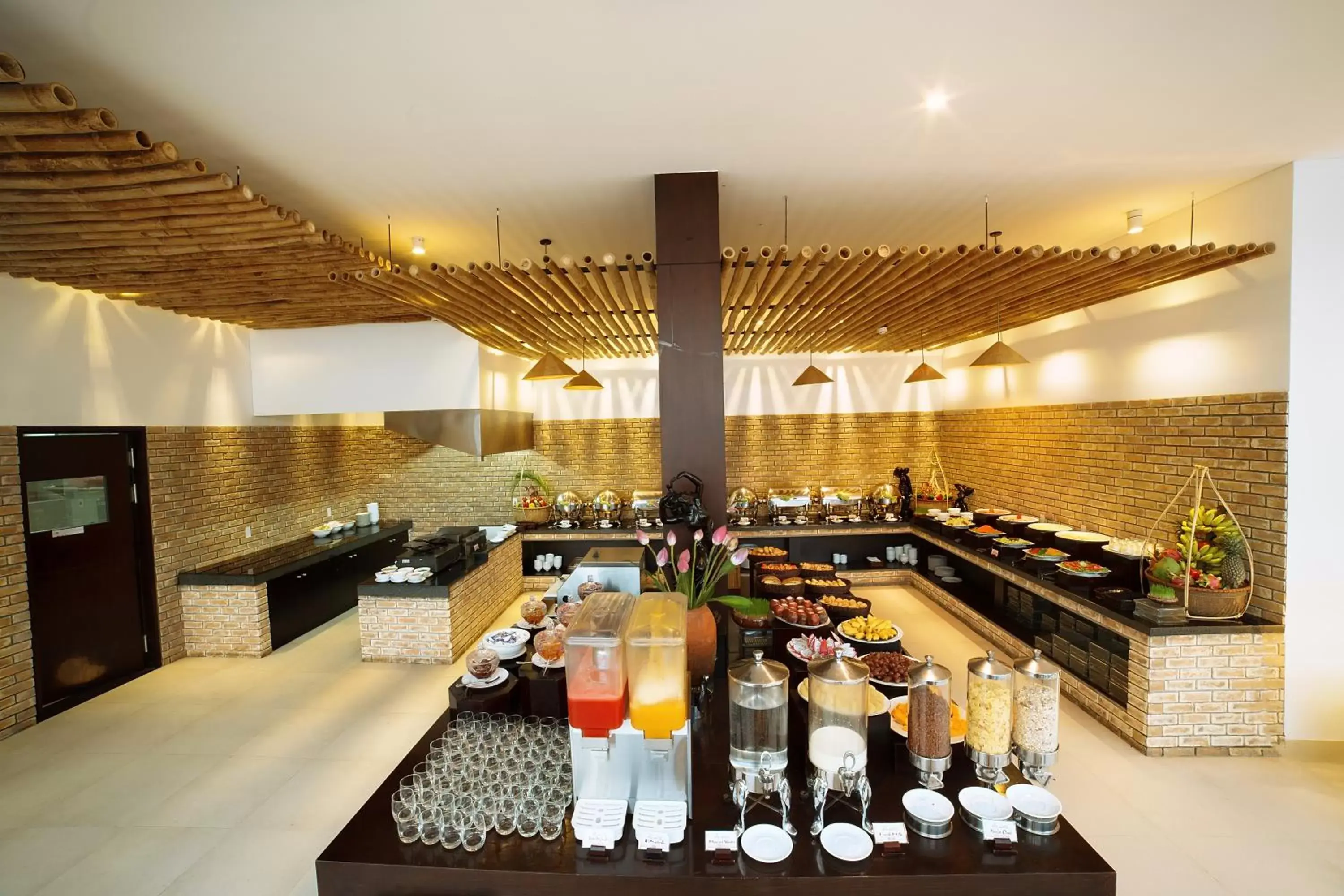 Restaurant/places to eat in Hoi An Beach Resort Restaurant/places to eat in Hoi An Beach Resort