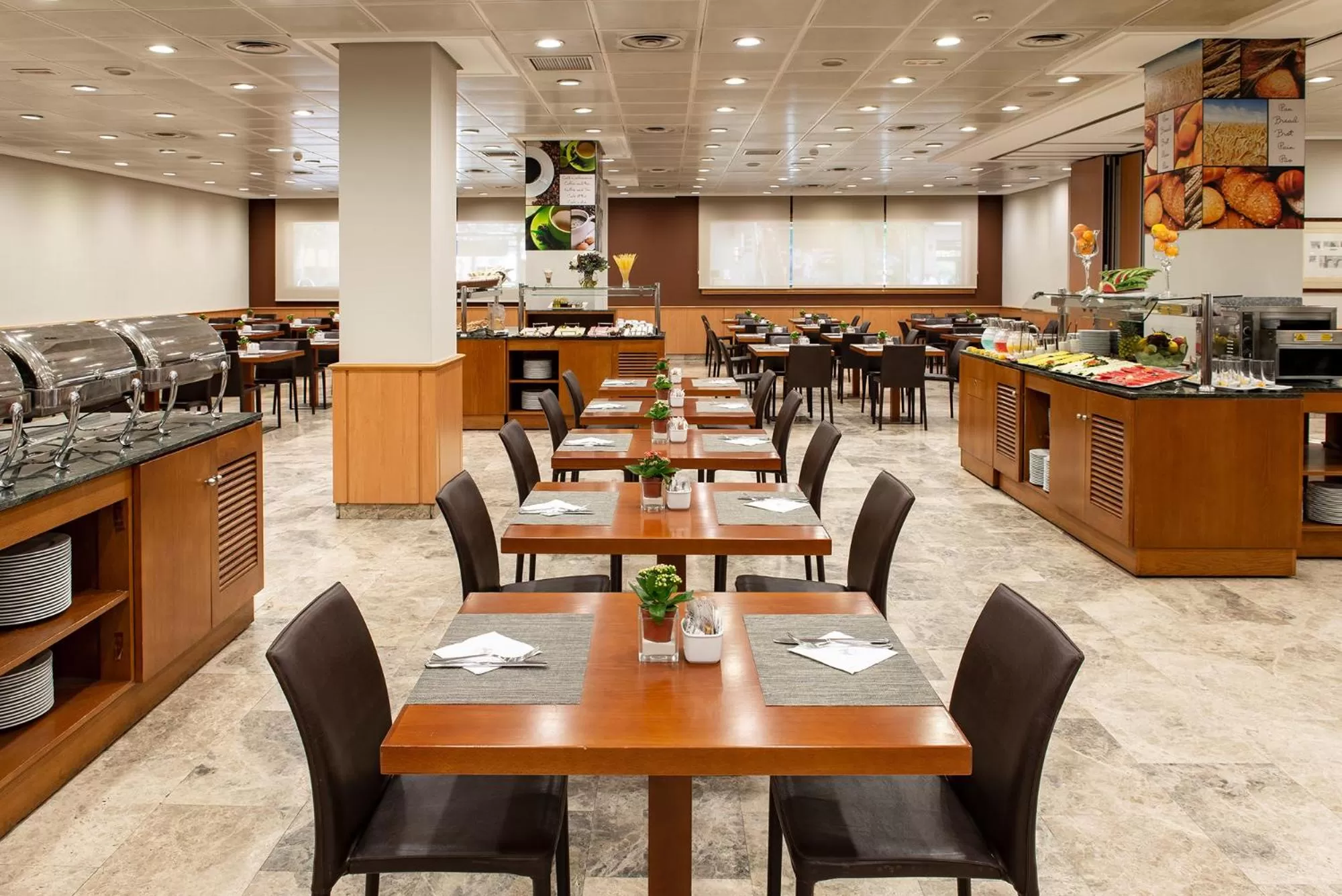 Restaurant/places to eat in Hotel Praga