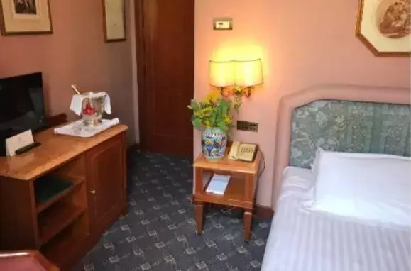 Bedroom in Hotel Mecenate Palace