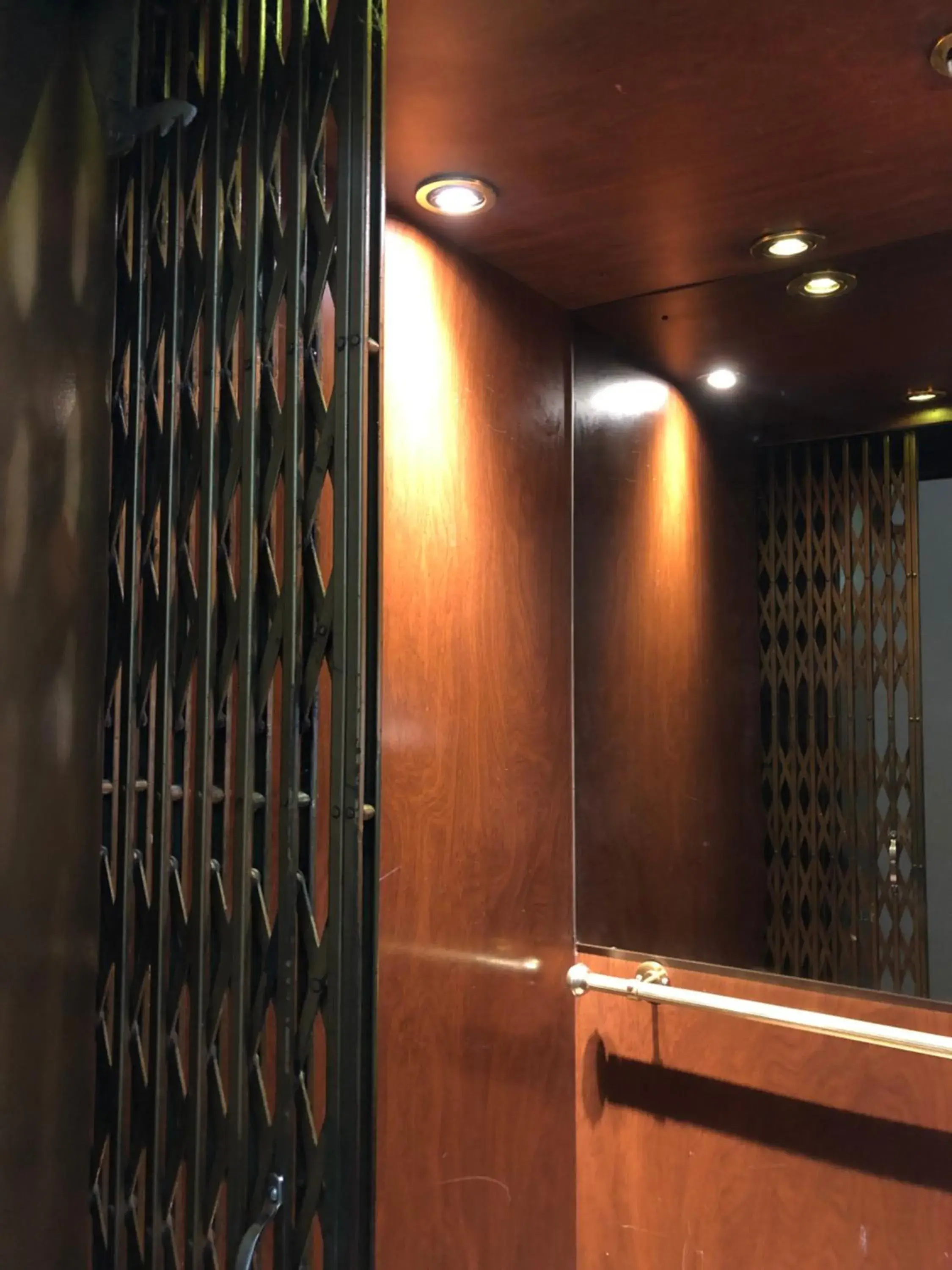 elevator in Laerte Hotel Mendoza
