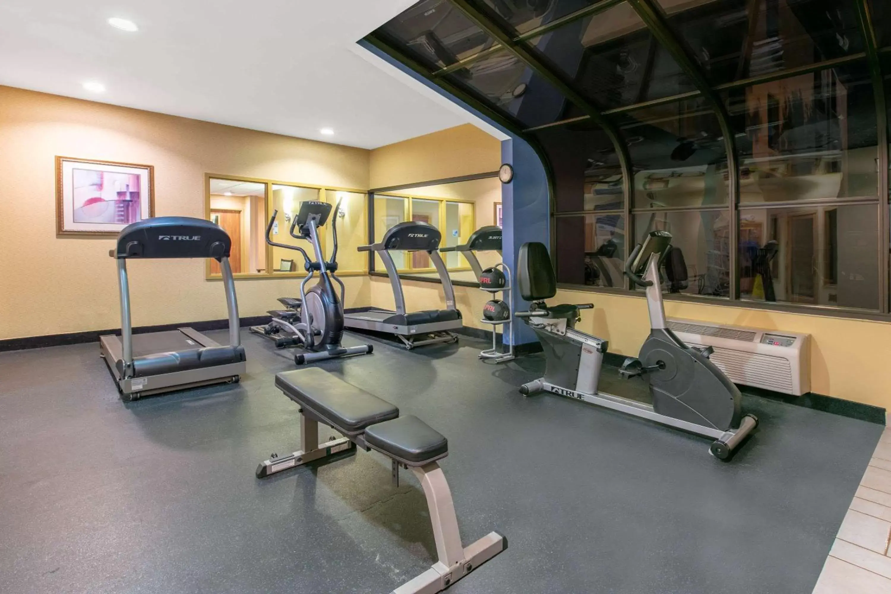 Fitness centre/facilities, Fitness Center/Facilities in Days Inn by Wyndham Tulsa Central