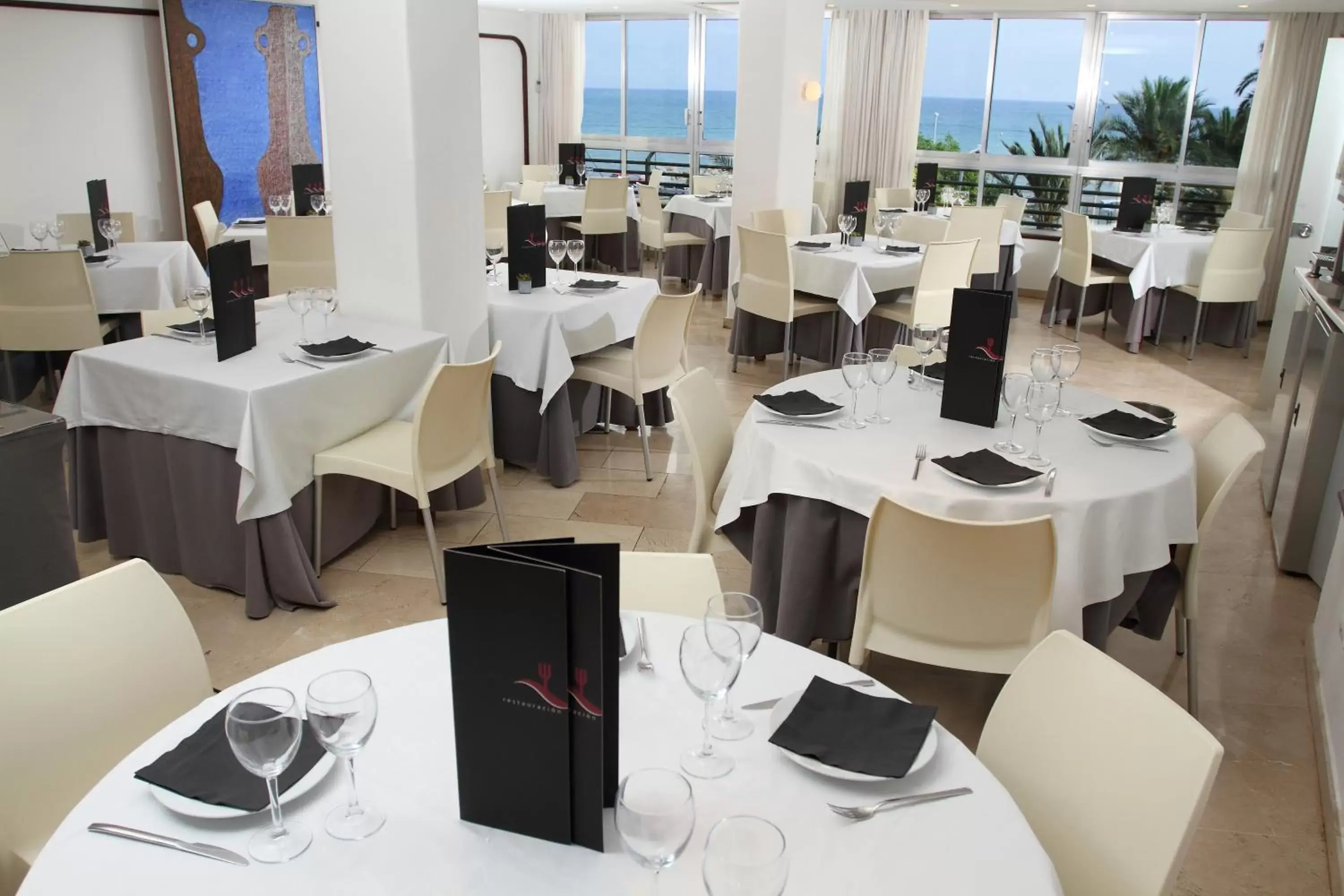 Restaurant/Places to Eat in Hotel Albahia Alicante