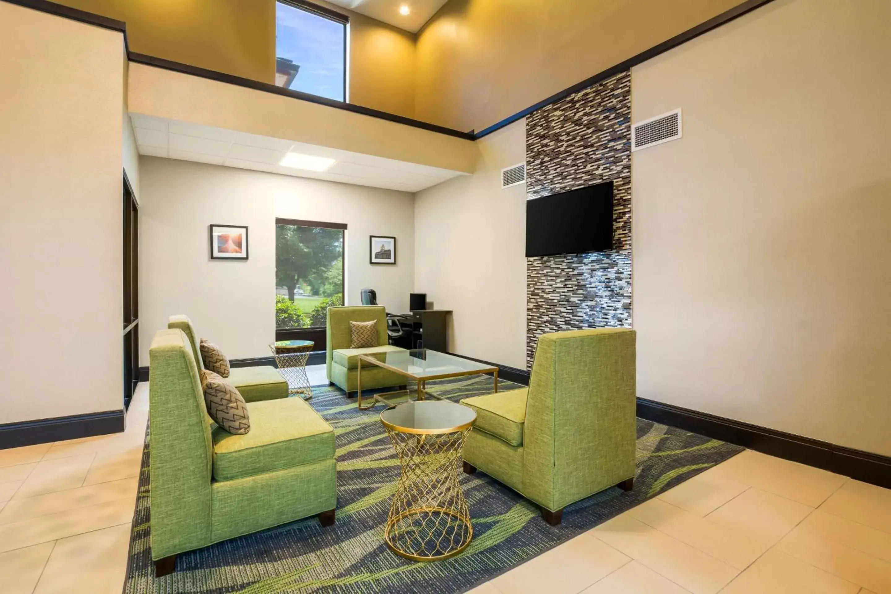 Lobby or reception, Seating Area in Quality Inn & Suites-Sellersburg