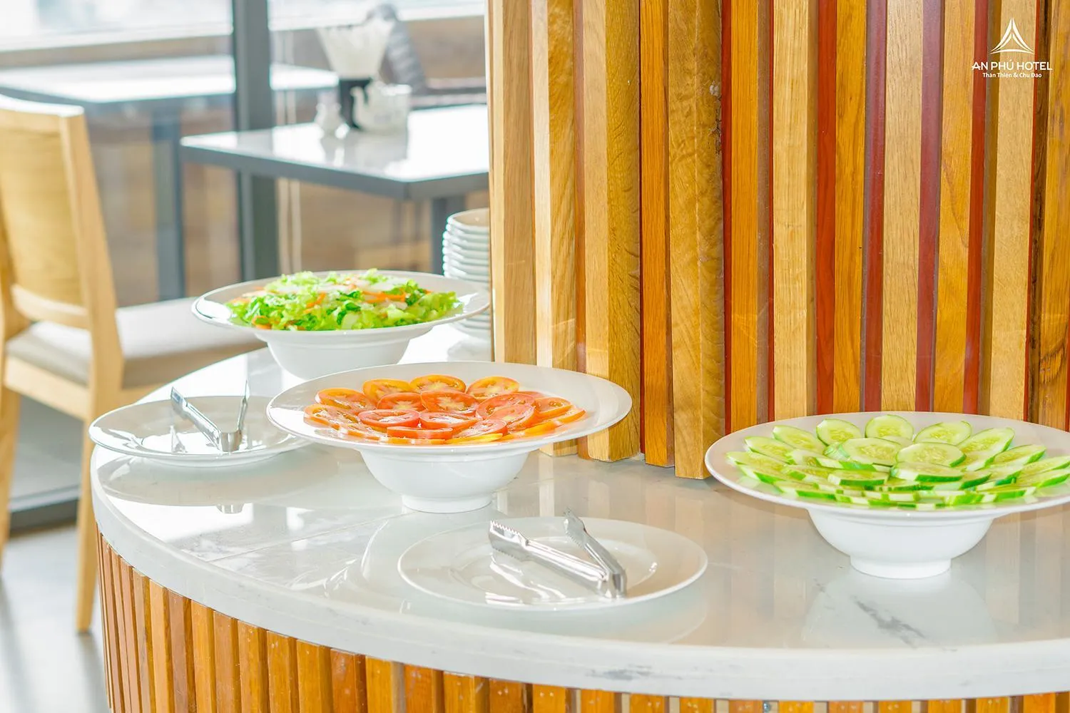 Restaurant/places to eat in An Phu Hotel