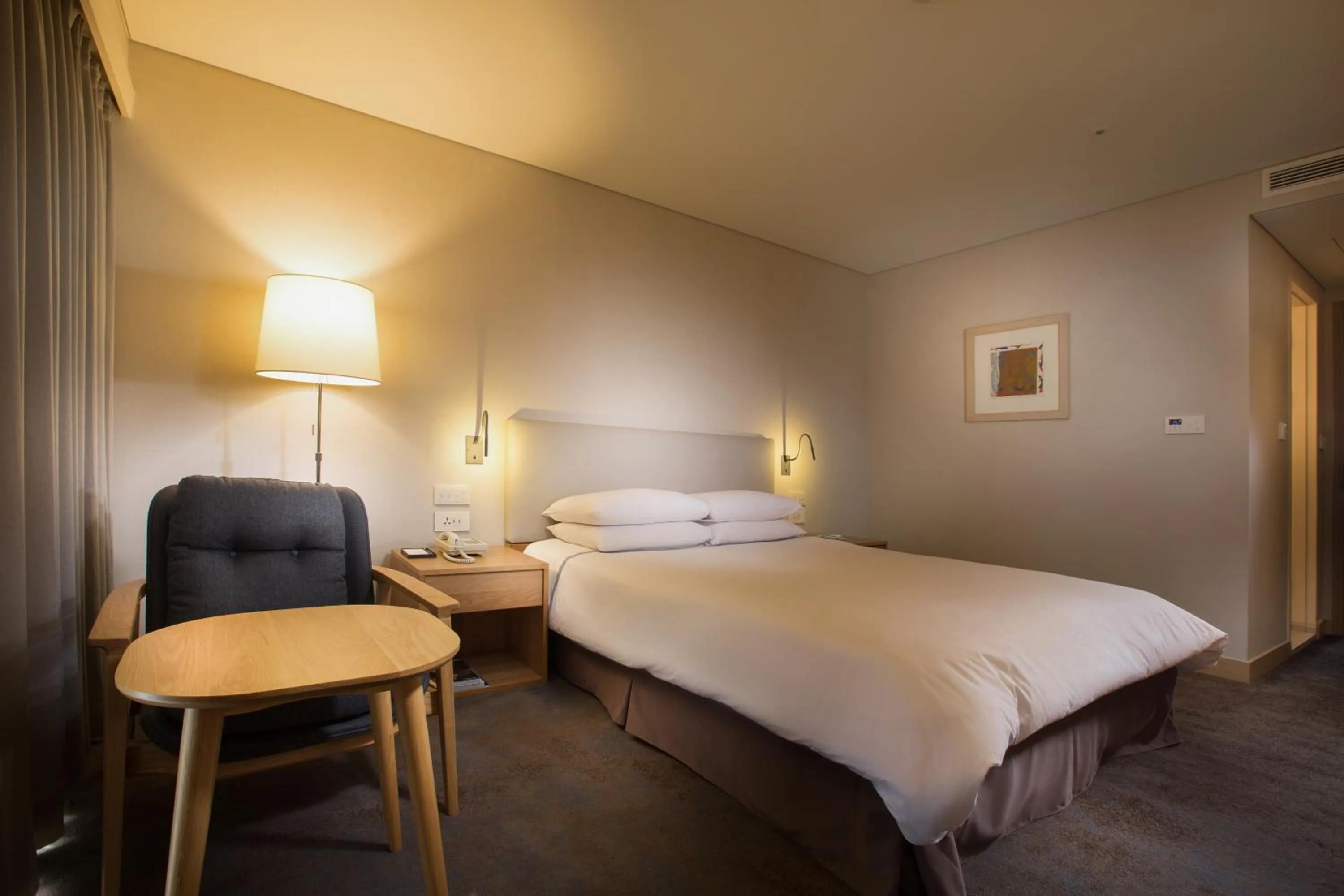 Bed in Seogwipo KAL Hotel