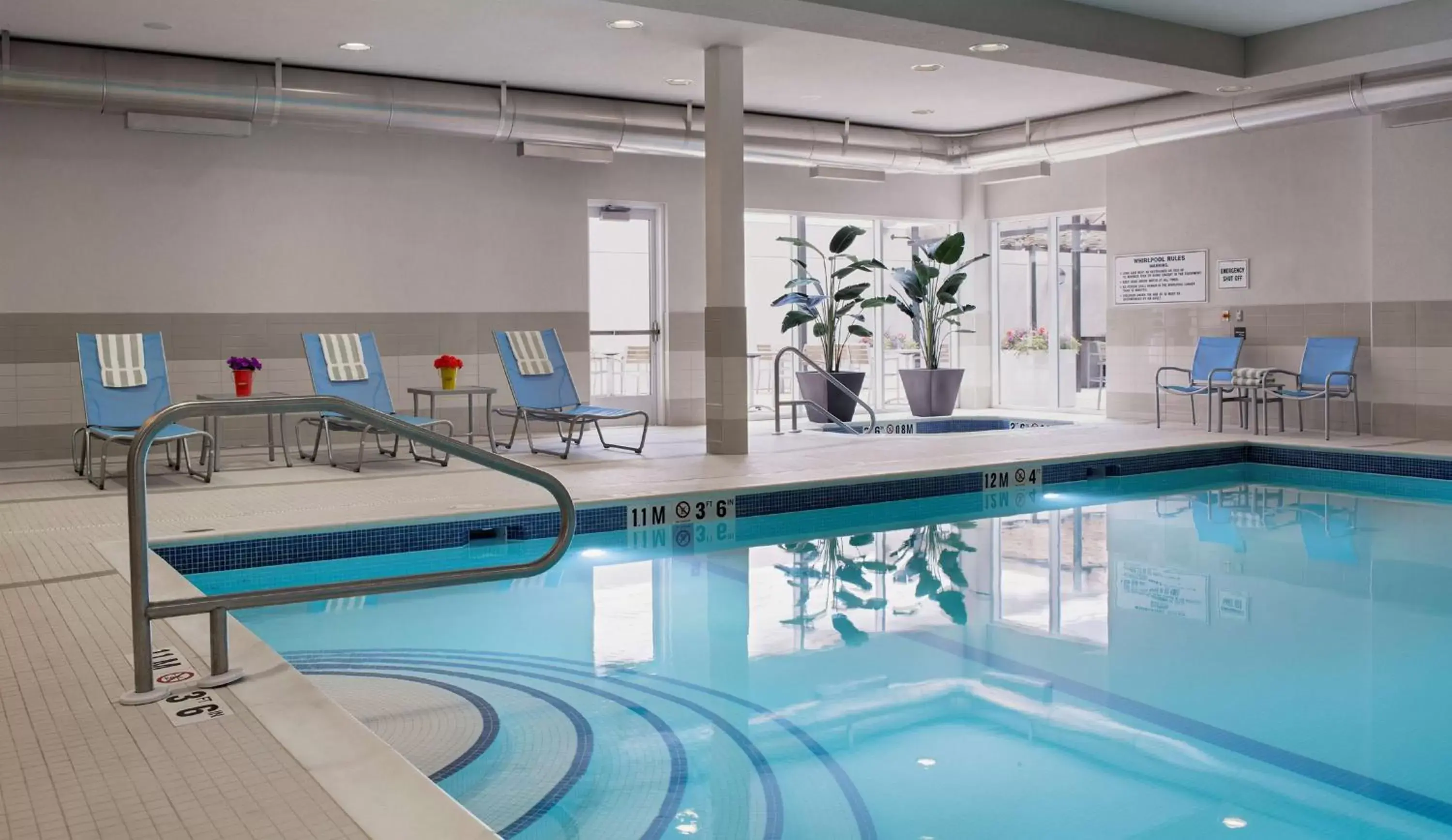 Pool view, Swimming Pool in Homewood Suites by Hilton Winnipeg Airport - Polo Park