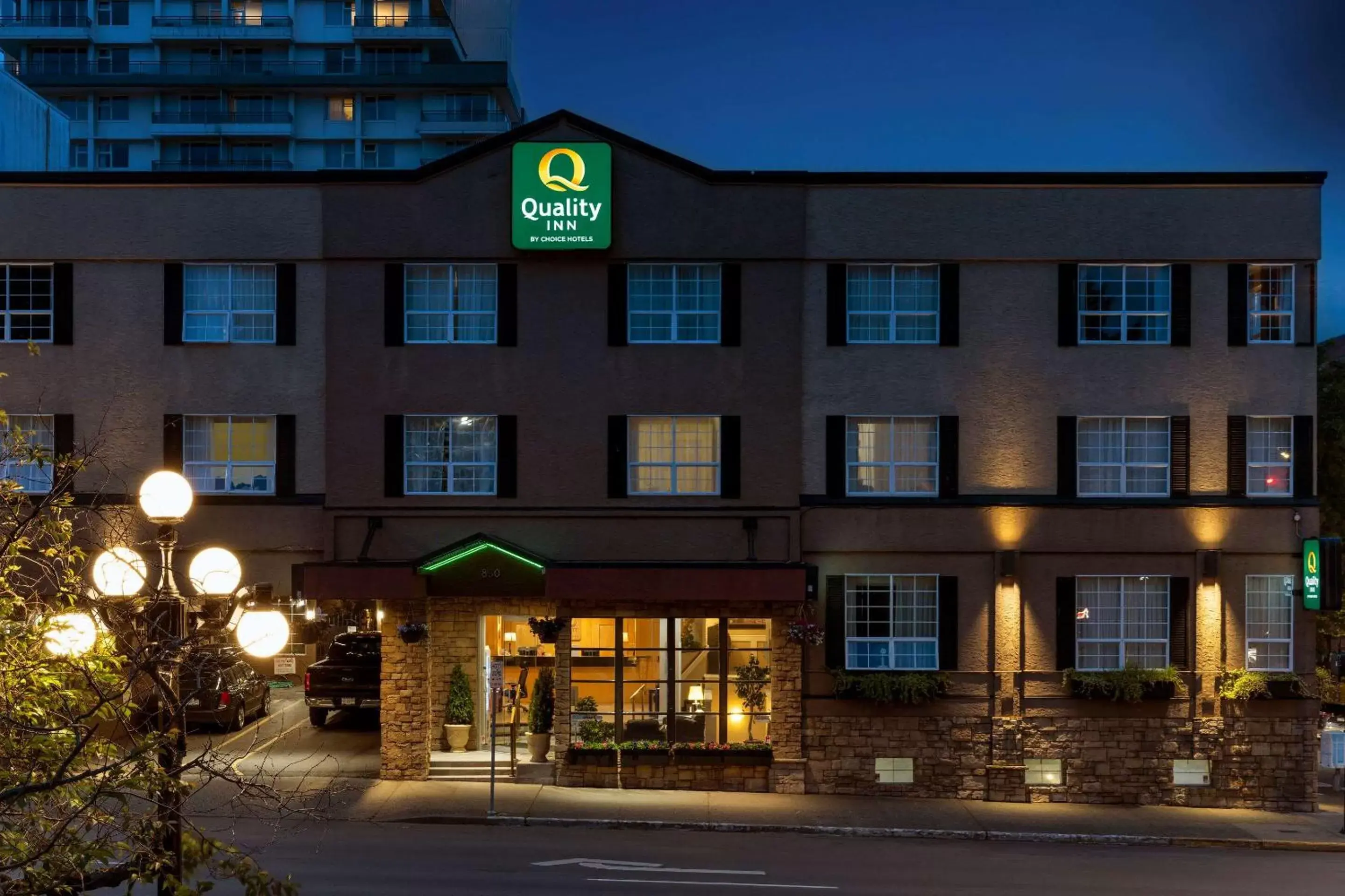 Other, Property Building in Quality Inn Downtown Inner Harbour