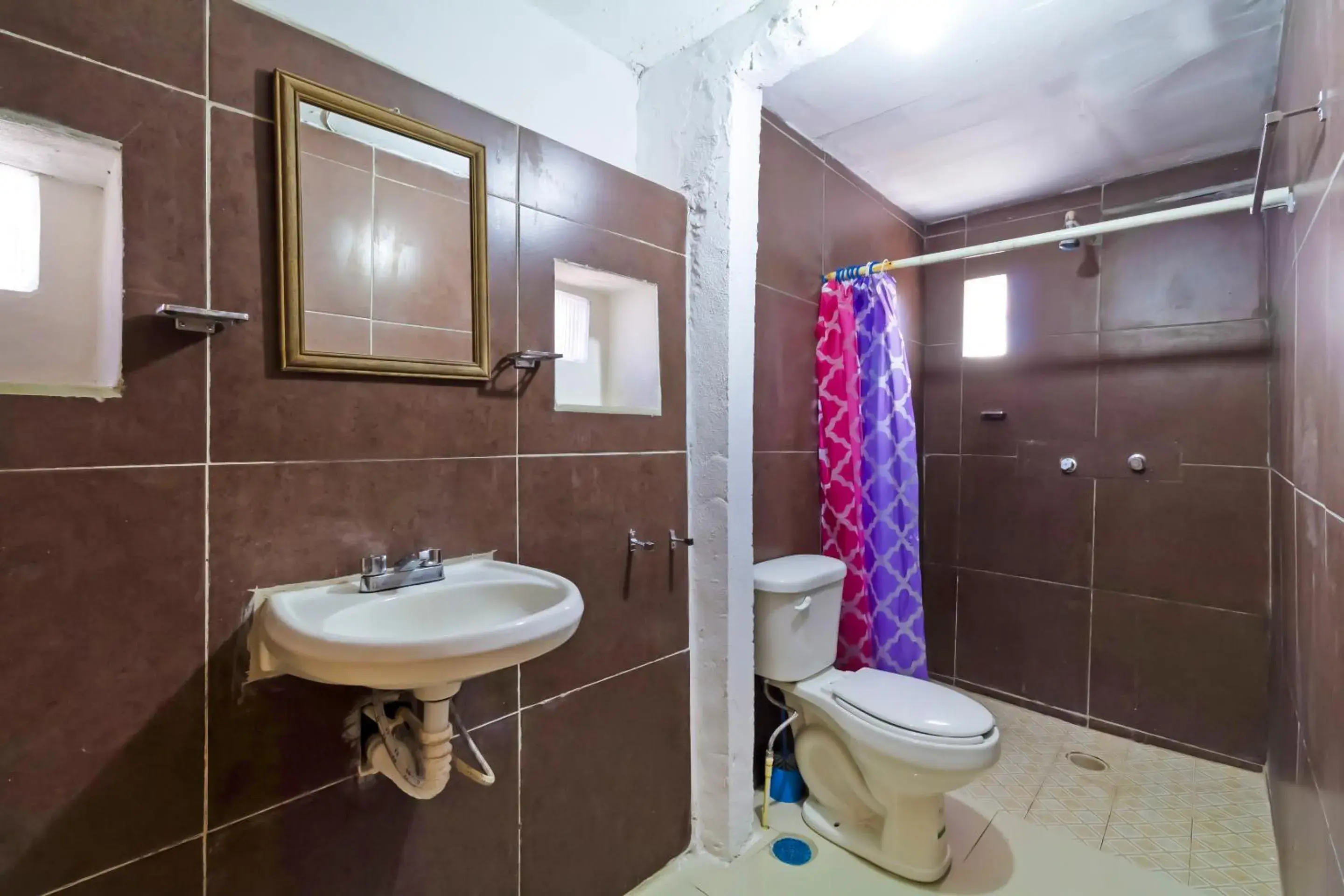 Bathroom in OYO Hotel Punta Guadalupe, San Cristóbal de las Casas