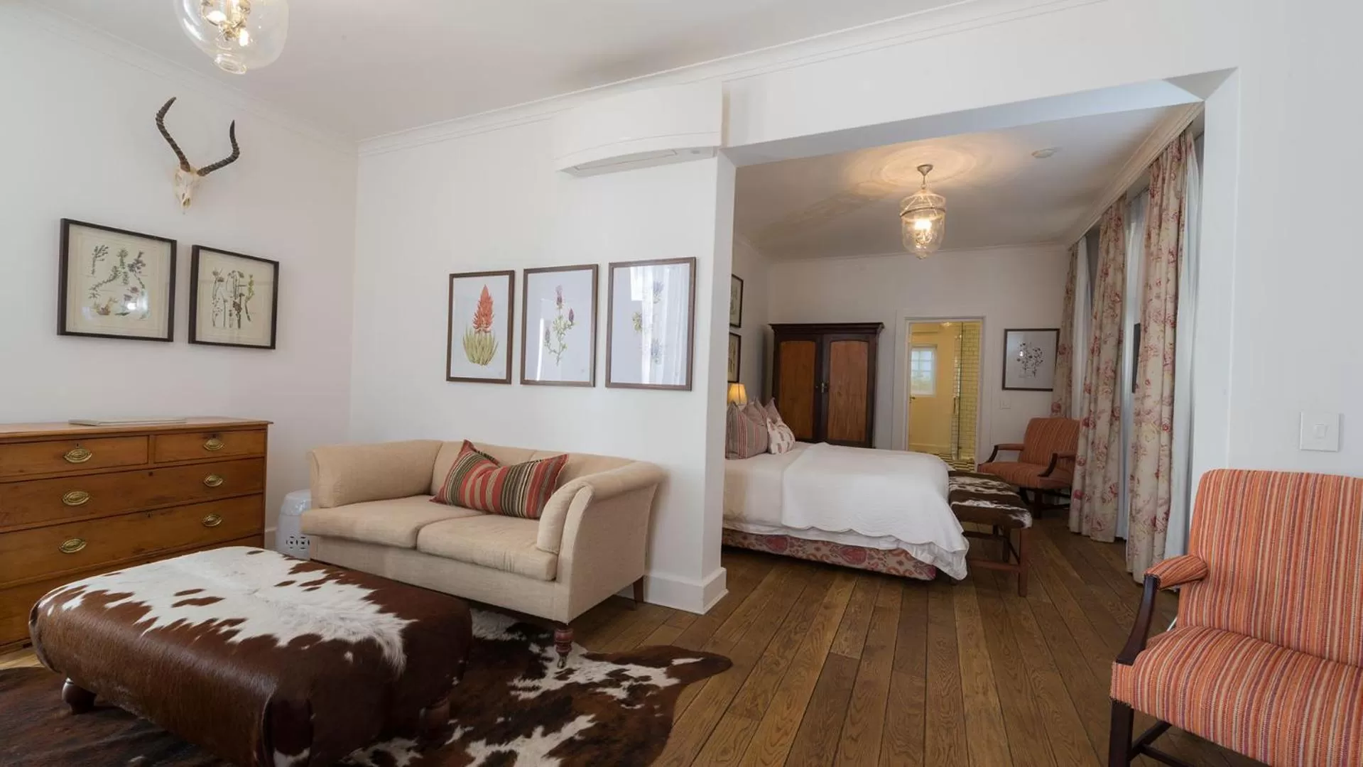 Bed in Drostdy Hotel