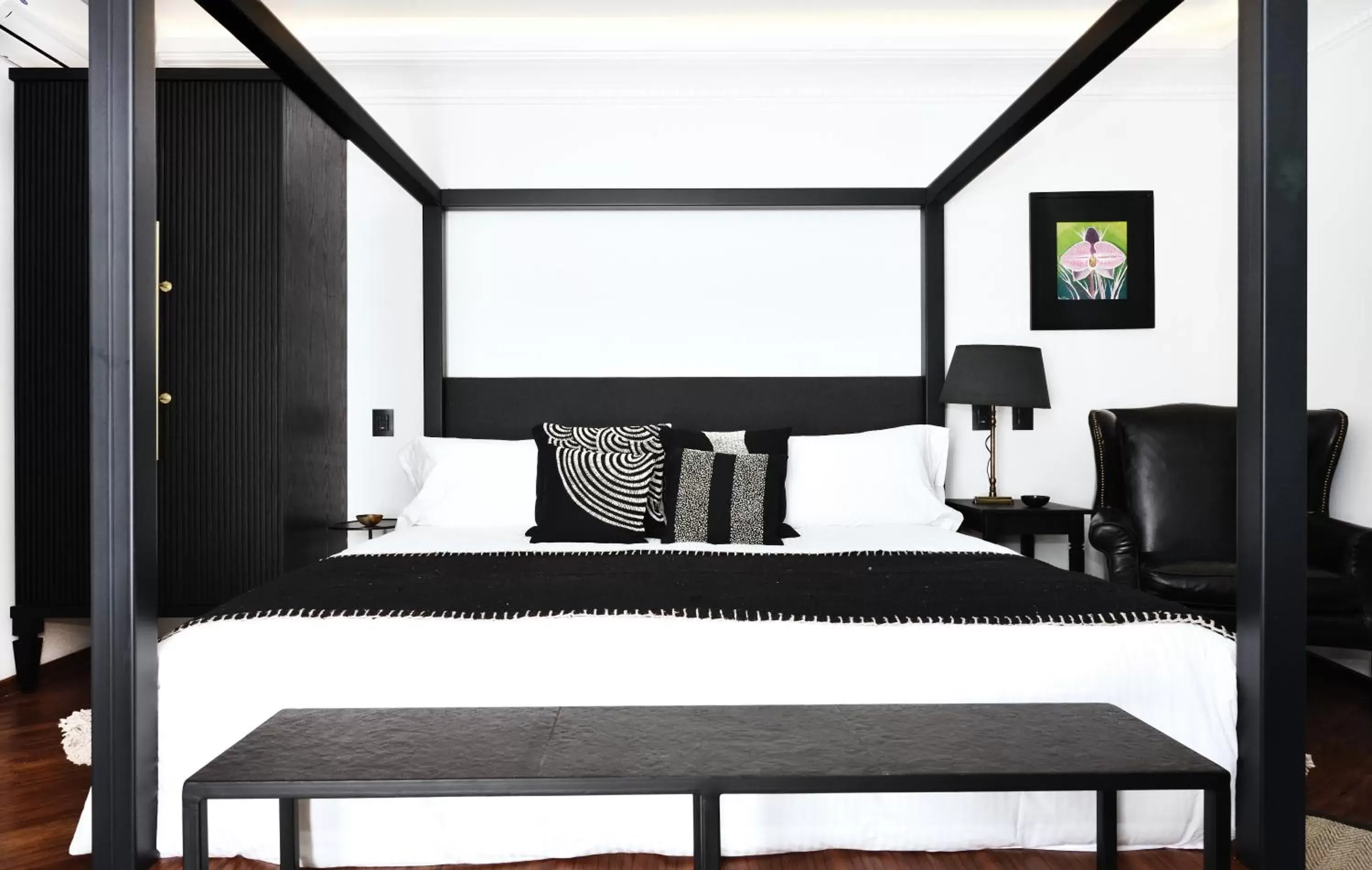 Bed in Orchid House Polanco