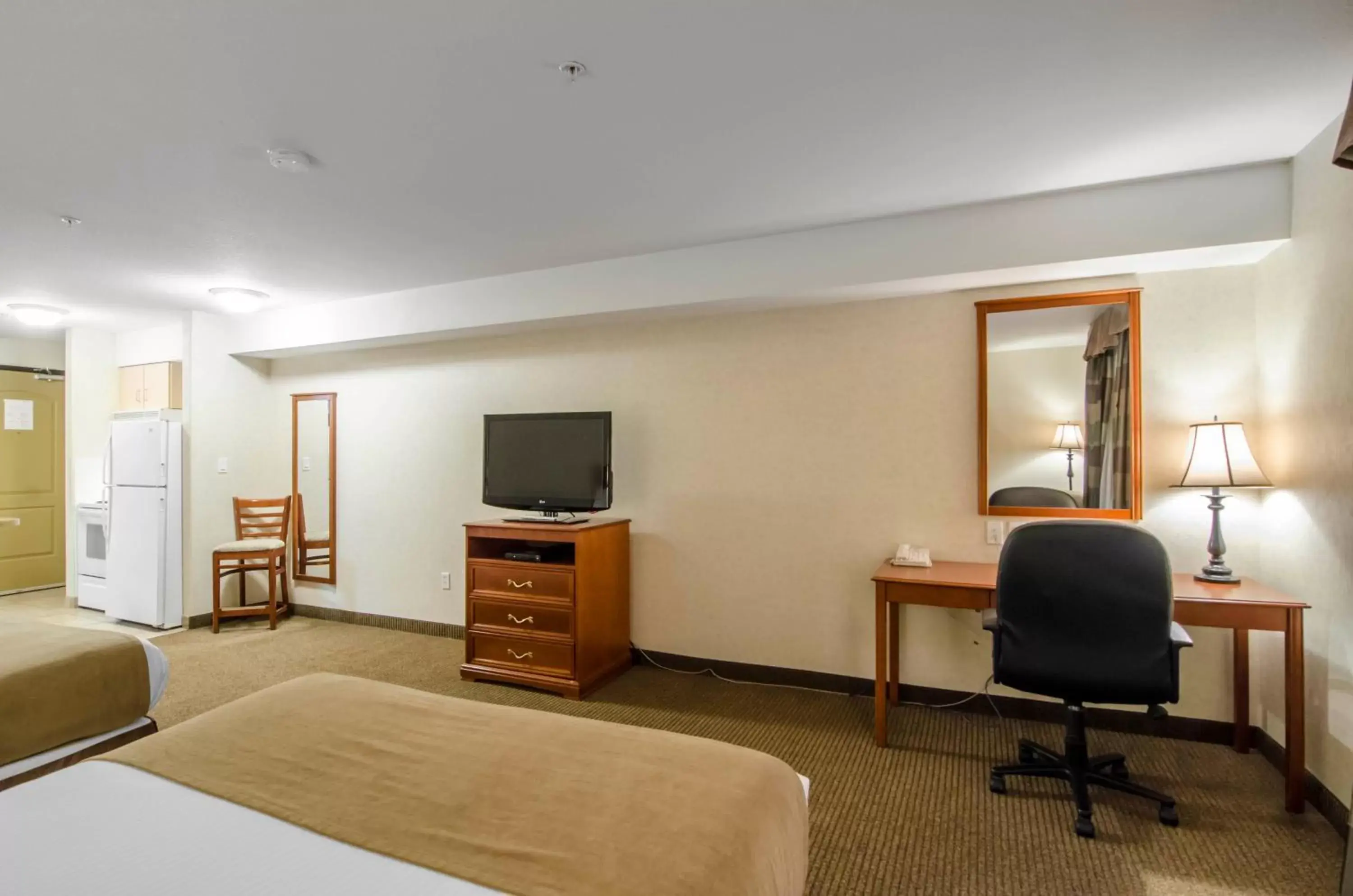 Queen Room with Two Queen Beds in Quality Inn & Suites Grand Prairie Queen Room with Two Queen Beds in Quality Inn & Suites Grand Prairie