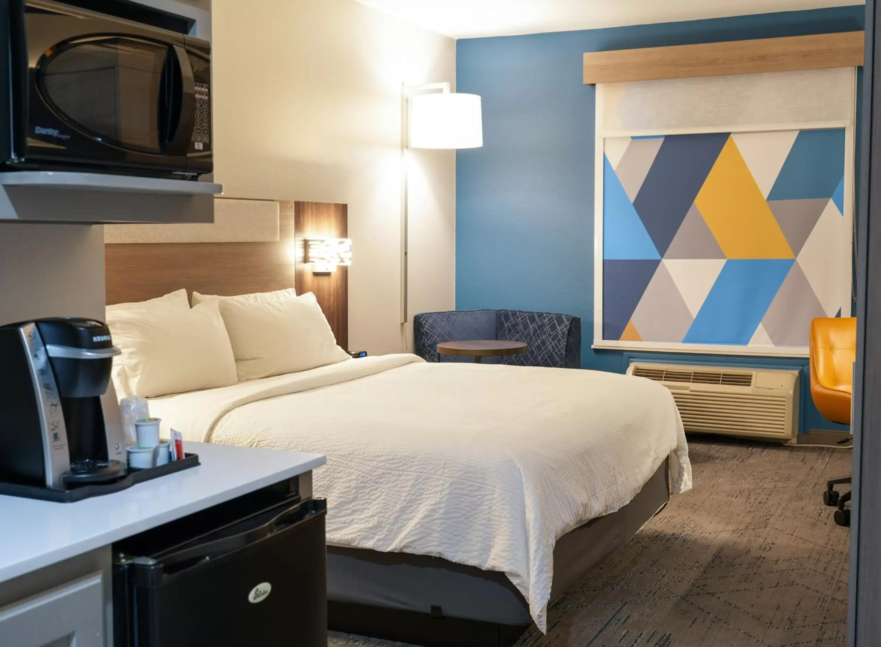 Bed in Holiday Inn Express Hotel & Suites Cedar Hill, an IHG Hotel