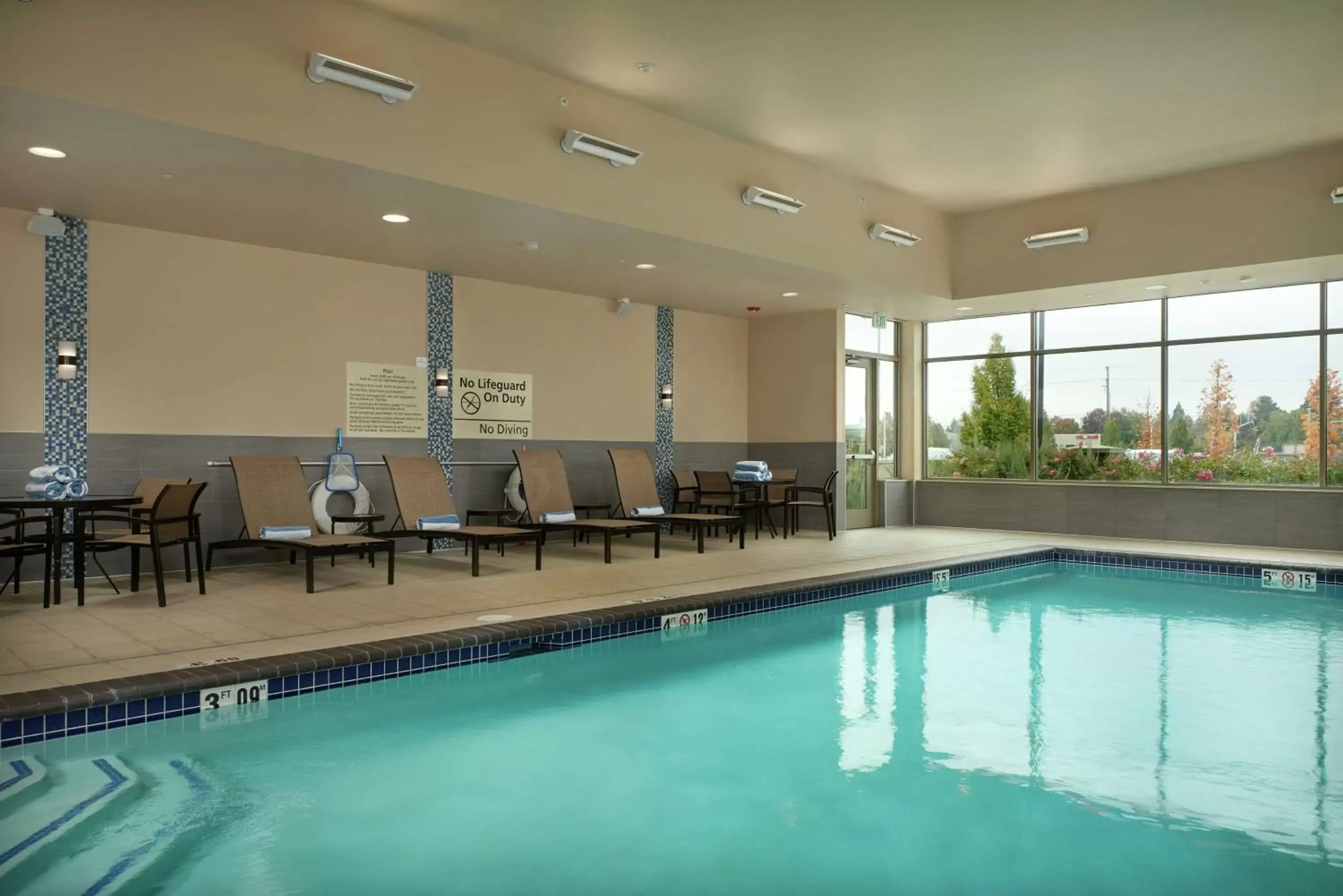 Swimming Pool in Hampton Inn & Suites Portland/Vancouver