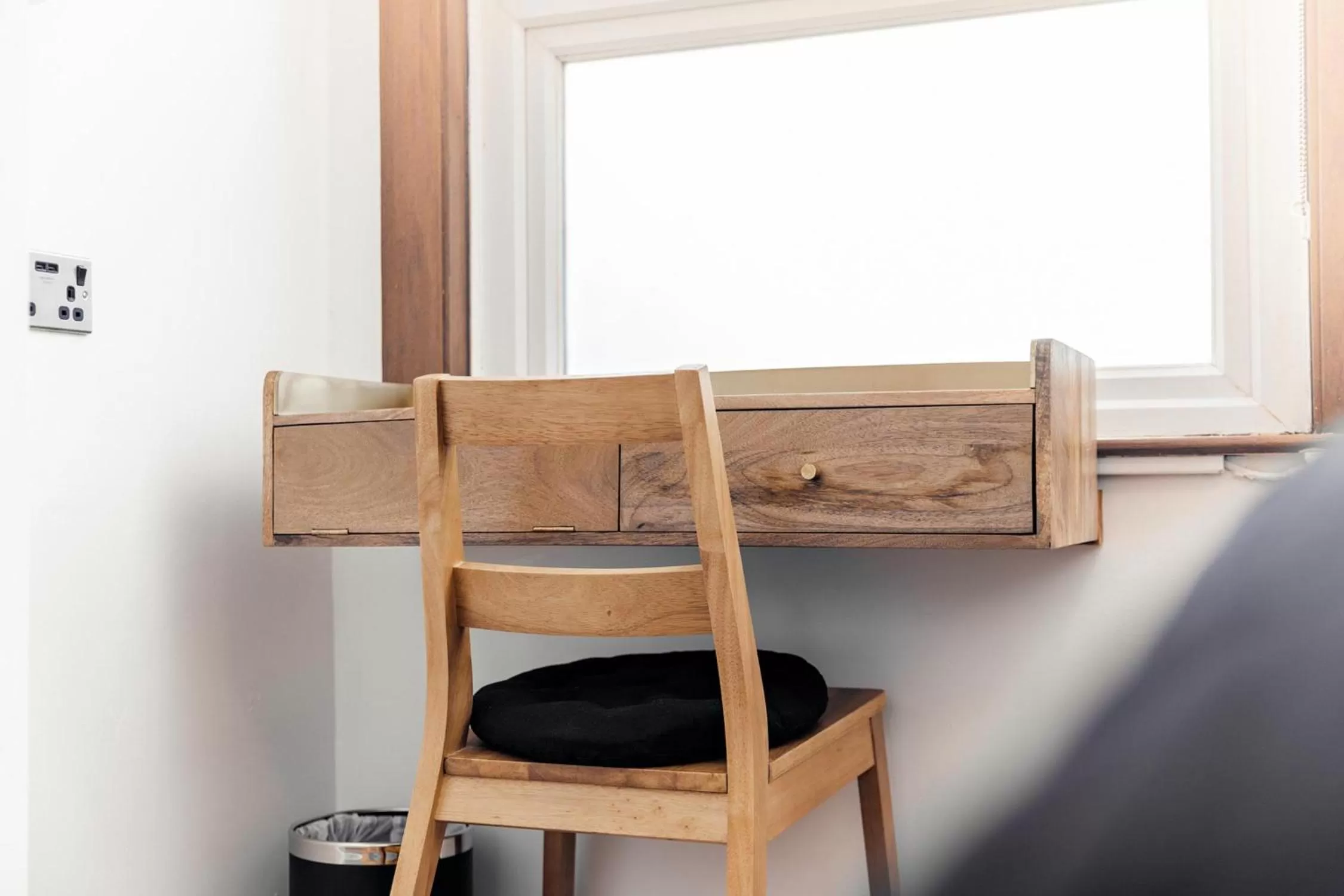 Seating area in Cambridge House Hotel