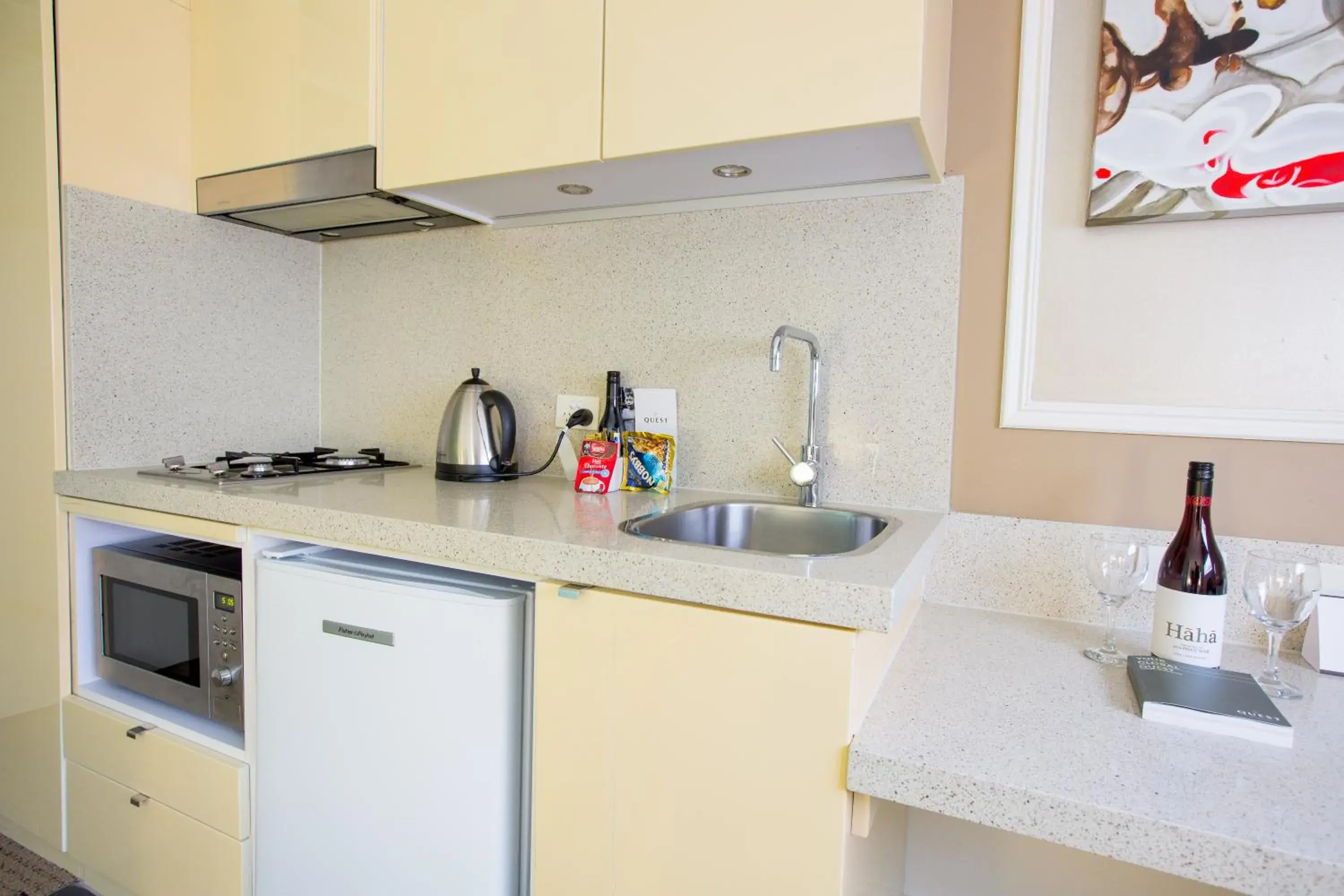 Coffee/tea facilities, Kitchen/Kitchenette in Sydney Potts Point Central Apartment Hotel