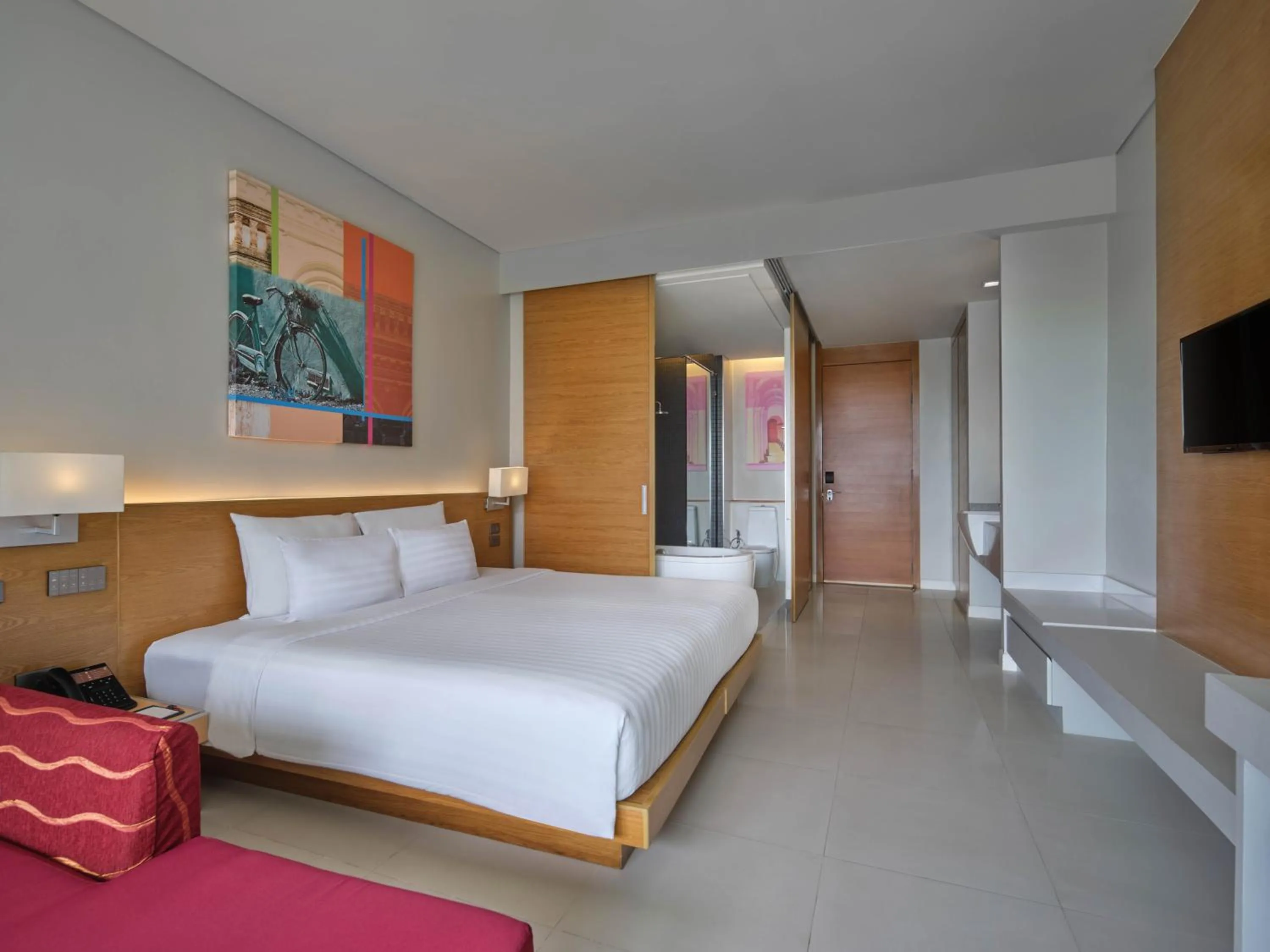 Shower, Bed in The Kee Resort & Spa