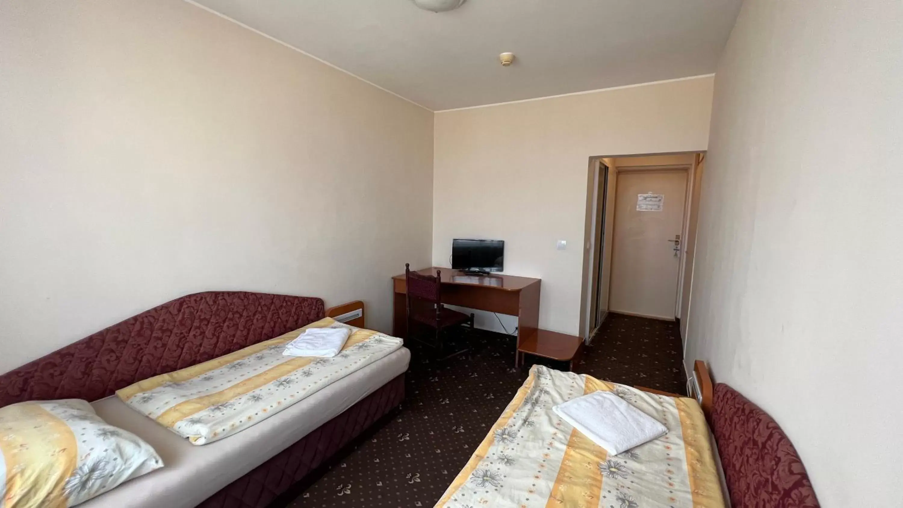 Economy Twin Room in Hotel Gorna Banya Economy Twin Room in Hotel Gorna Banya
