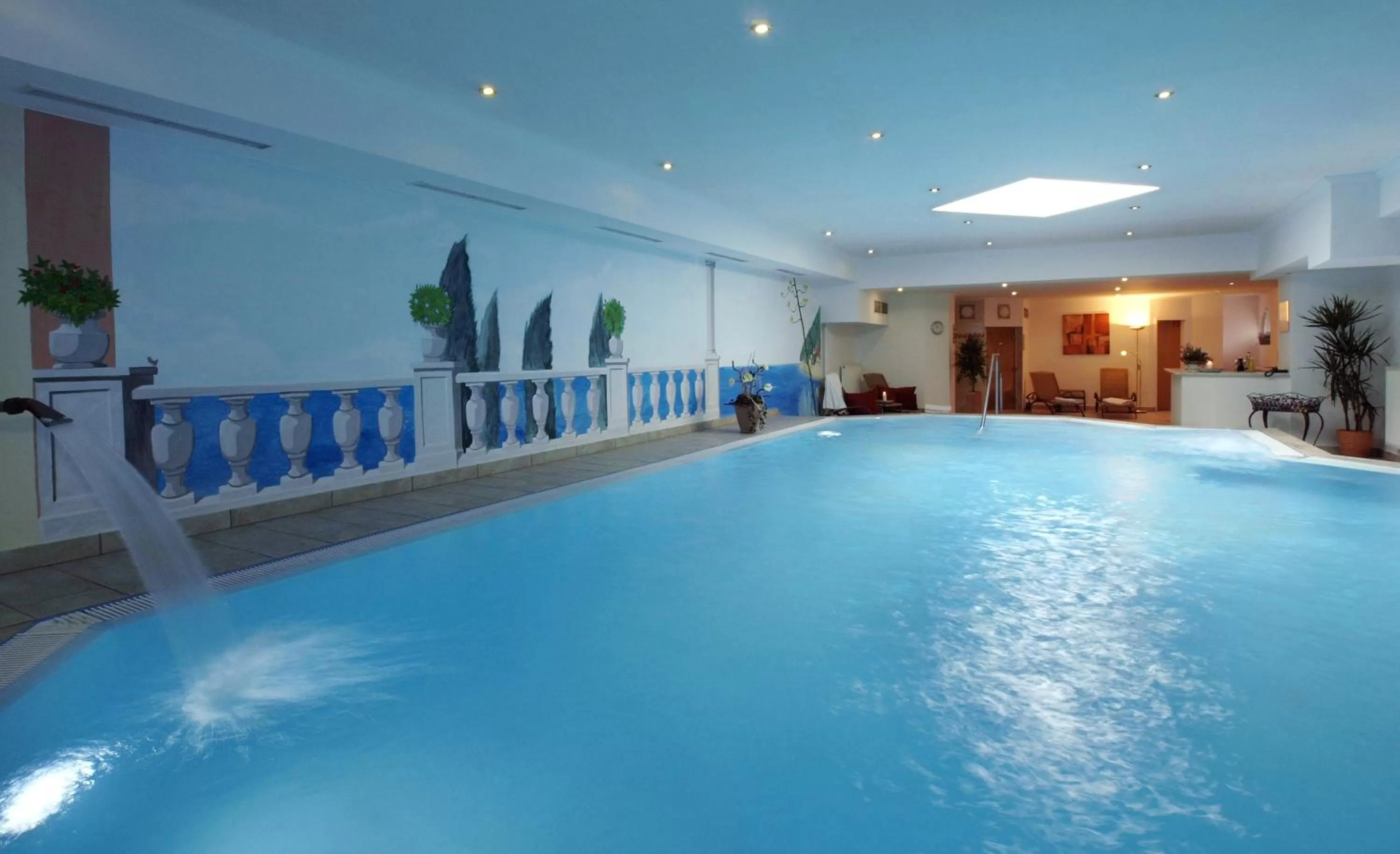 Hot Tub in Hotel Restaurant Zum Goldenen Anker mit Hallenbad & Wellnessbereich